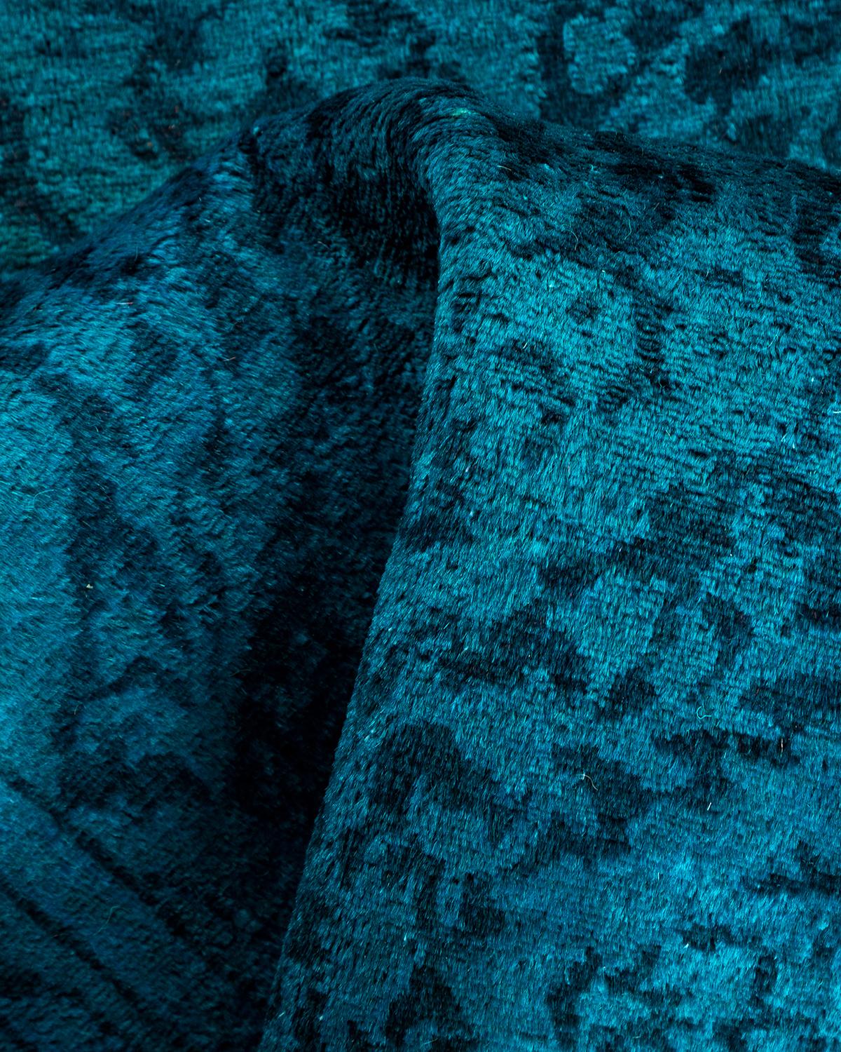 Traves de Mesa Contemporáneo Overdyed Hand Knotted Lana Azul en venta 2