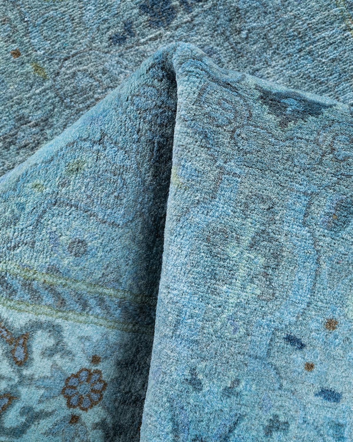 Traves de Mesa Contemporáneo Overdyed Hand Knotted Lana Azul en venta 2