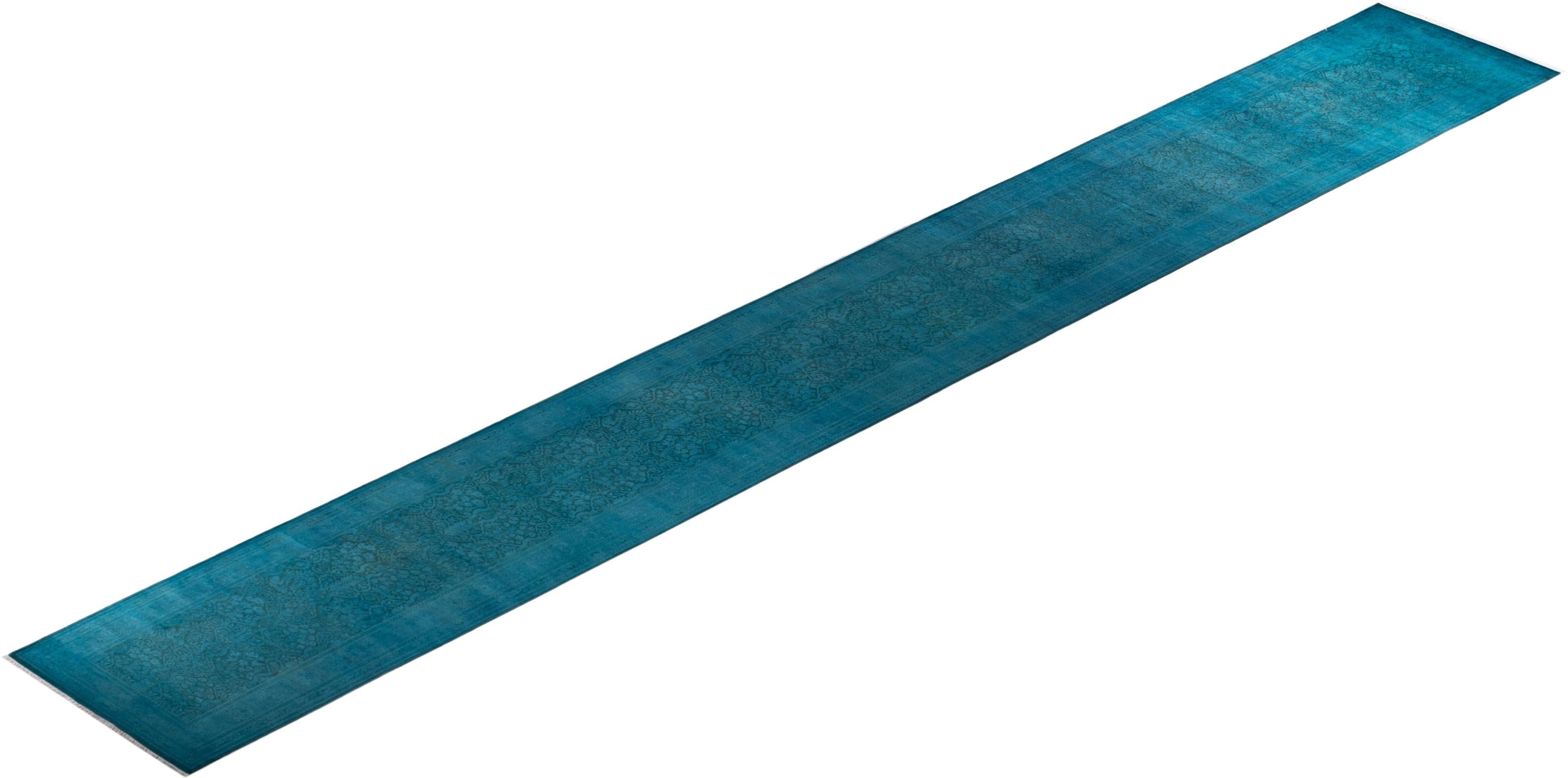 Runner contemporaneo in lana blu sovratinto e annodato a mano in vendita 2