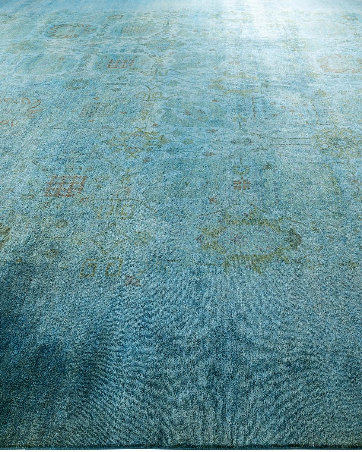Alfombra de lana teñida a mano contemporánea azulada en Nuevo estado para la venta en Norwalk, CT