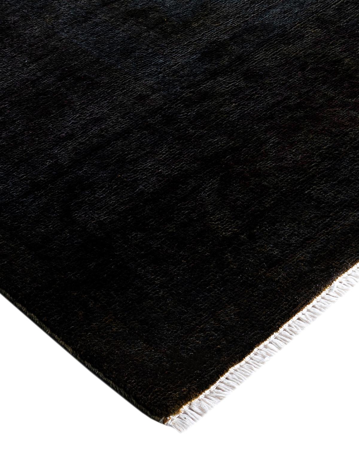 Vibrance-Teppiche sind der Inbegriff von Klassik mit Pfiff: traditionelle Muster in leuchtenden Farben gefärbt. Jeder handgeknüpfte Teppich wird mit einem 100 % natürlichen botanischen Farbstoff gewaschen, der verborgene Nuancen in den Mustern