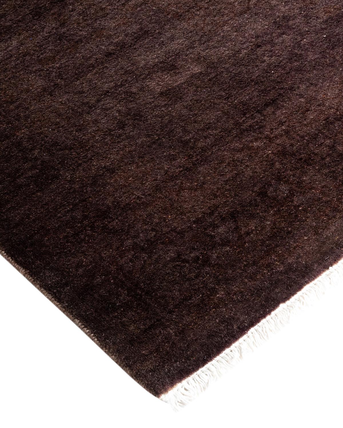 Vibrance-Teppiche sind der Inbegriff von Klassik mit Pfiff: traditionelle Muster in leuchtenden Farben gefärbt. Jeder handgeknüpfte Teppich wird mit einem 100% natürlichen botanischen Farbstoff gewaschen, der verborgene Nuancen in den Mustern