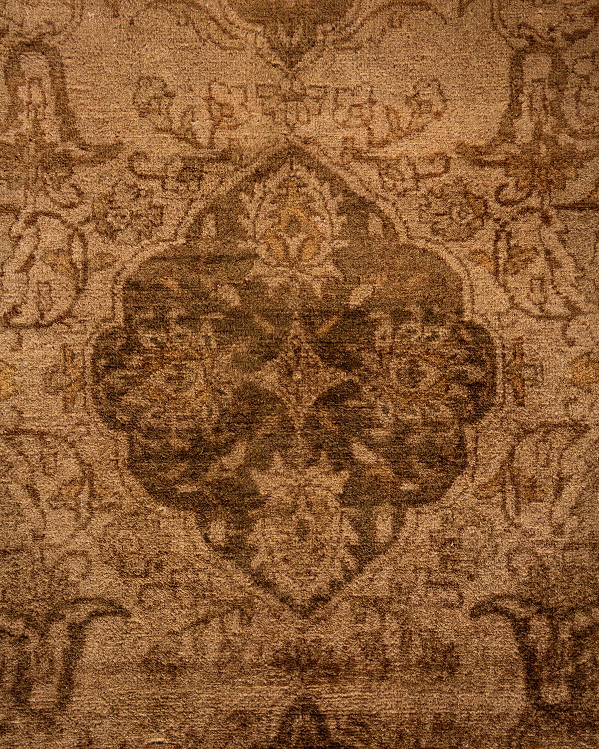Pakistanais Tapis de sol contemporain en laine surteinte nouée à la main Brown en vente