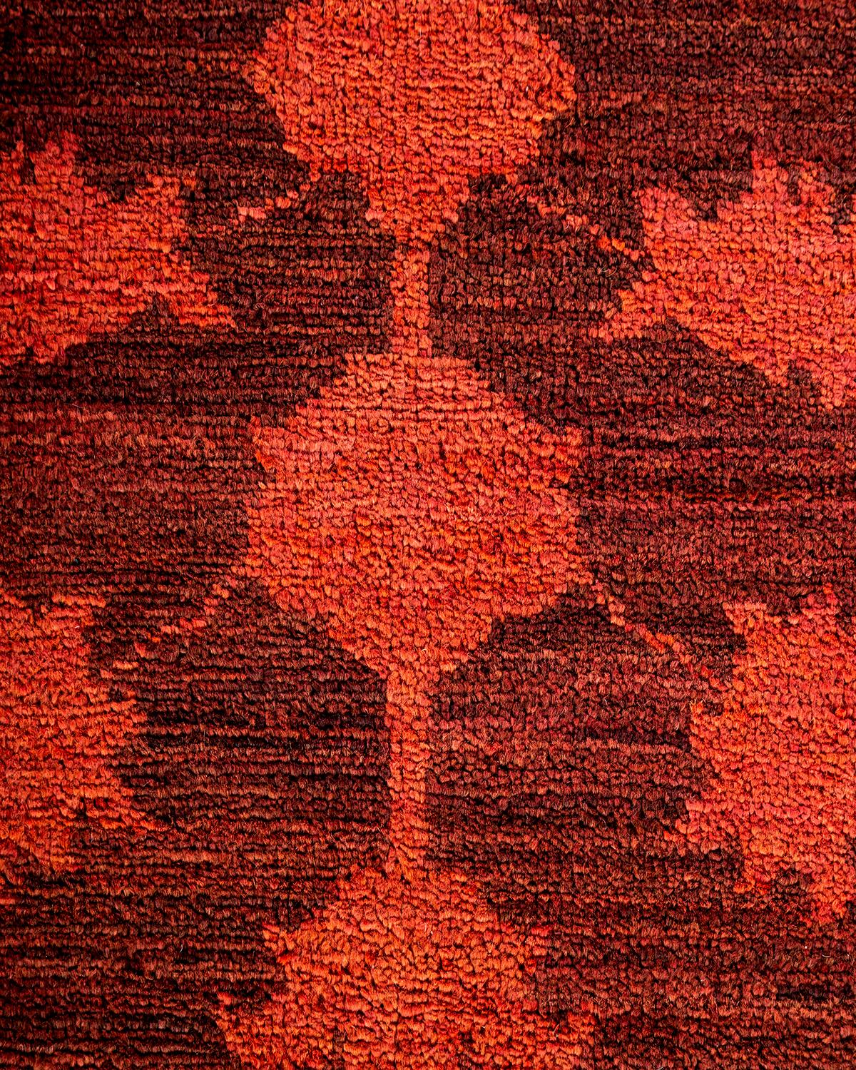 Pakistanais Tapis de sol contemporain en laine surteinte nouée à la main Brown en vente