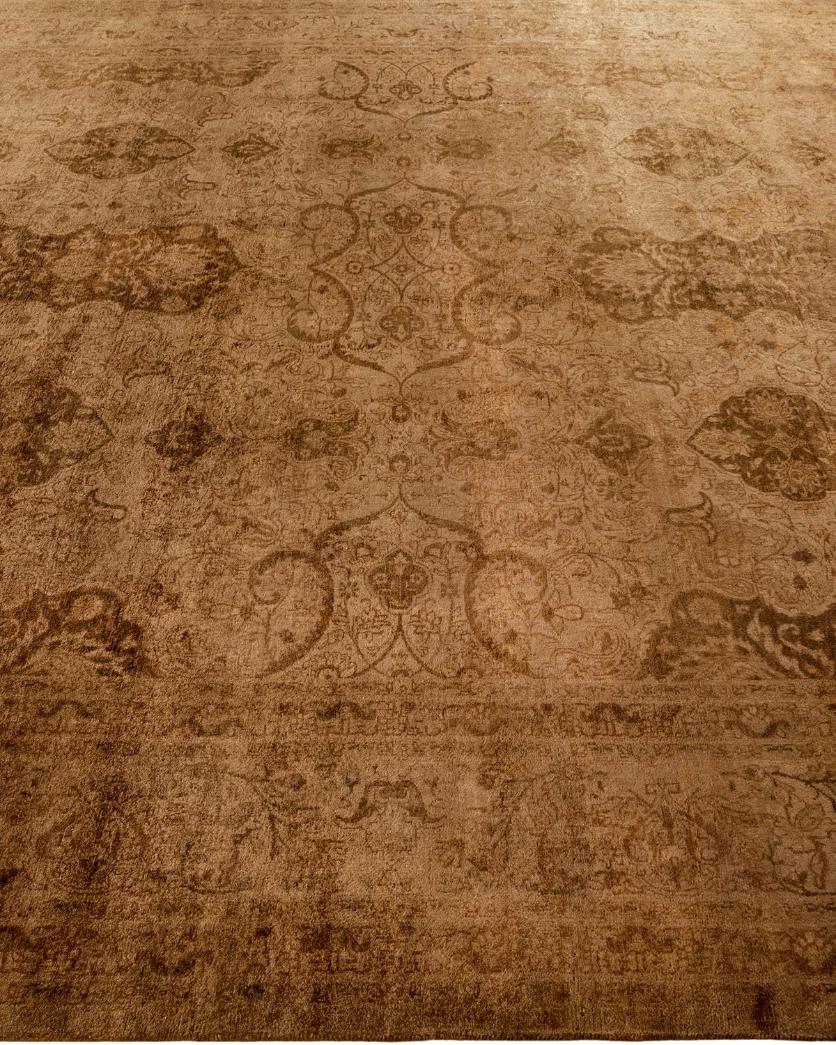 Tapis de sol contemporain en laine surteinte nouée à la main Brown Neuf - En vente à Norwalk, CT