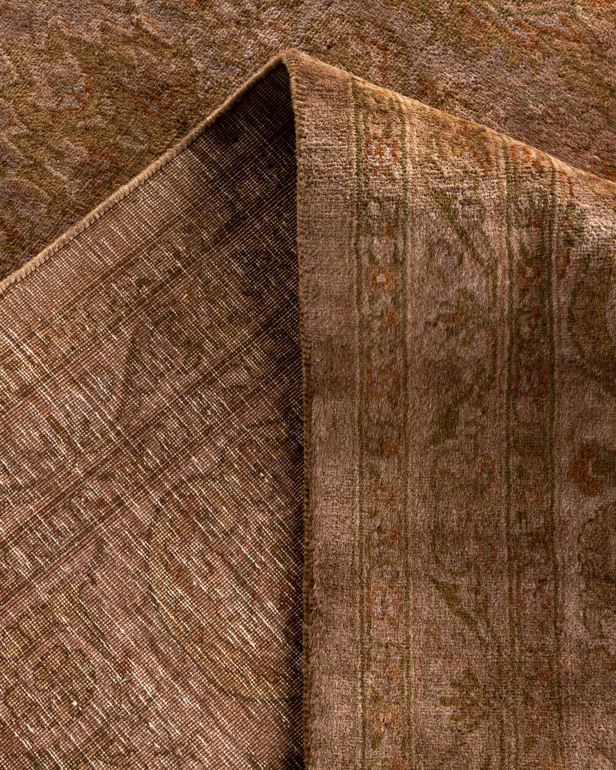 Contemporary Overdyed Hand Knotted Wool Brown Area Rug (Wolle) im Angebot