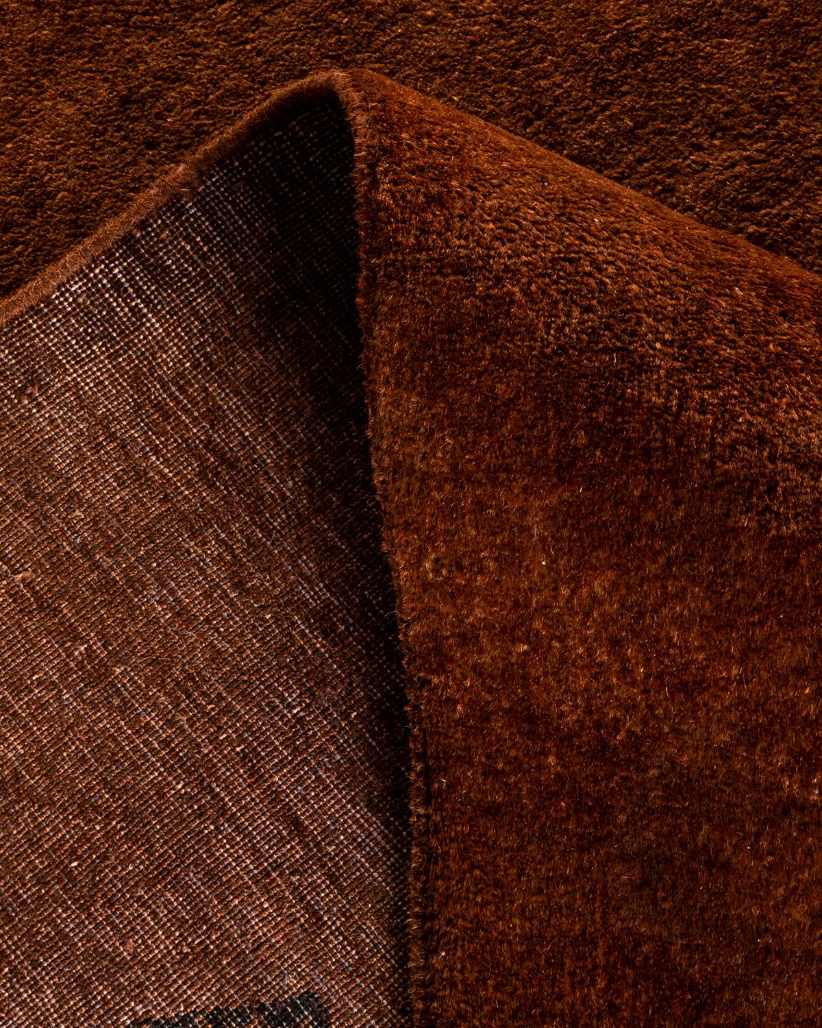 Laine Tapis de sol contemporain en laine surteinte nouée à la main Brown en vente