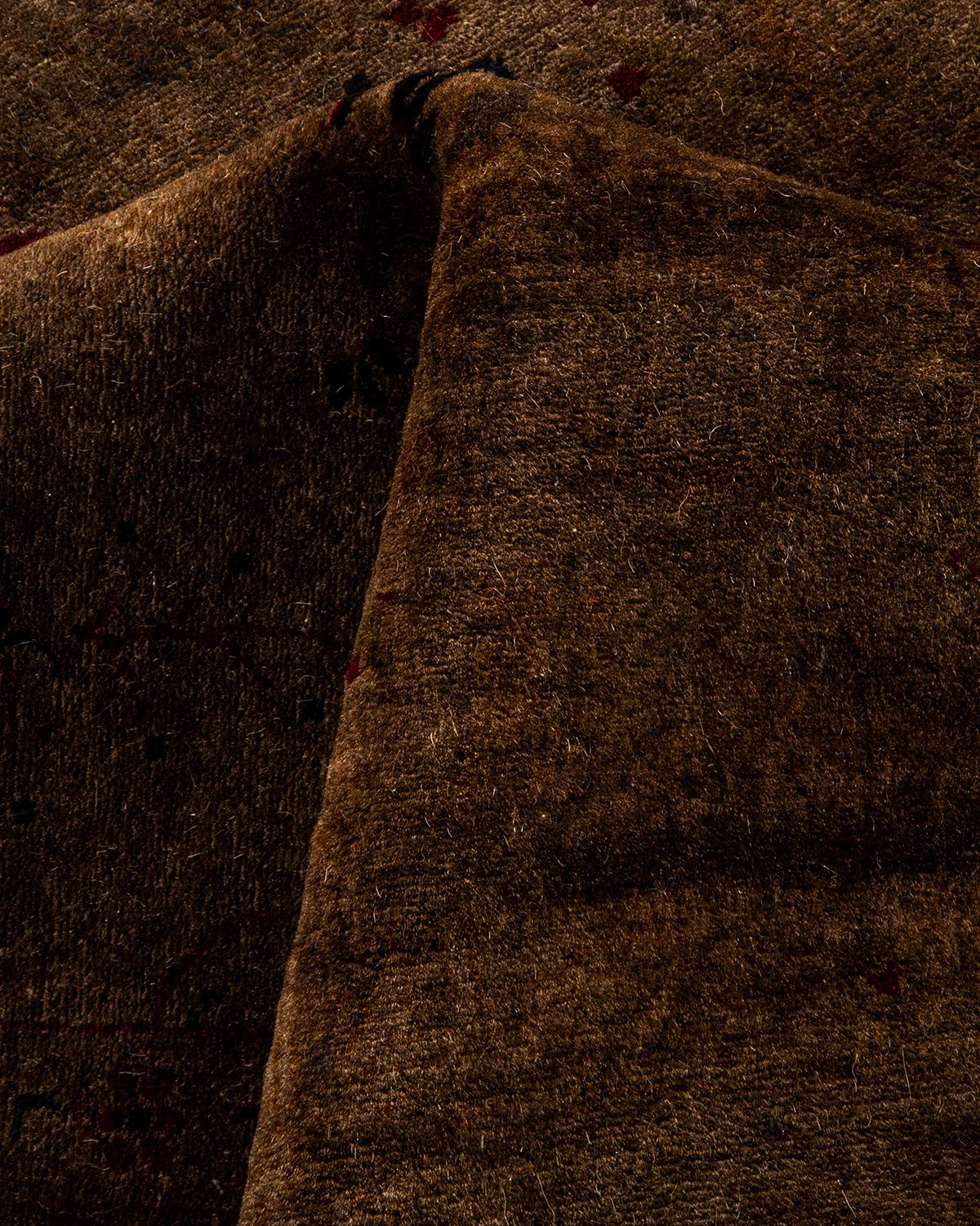 Contemporary Overdyed Hand Knotted Wool Brown Area Rugs (Tappeto di lana marrone) in vendita 1