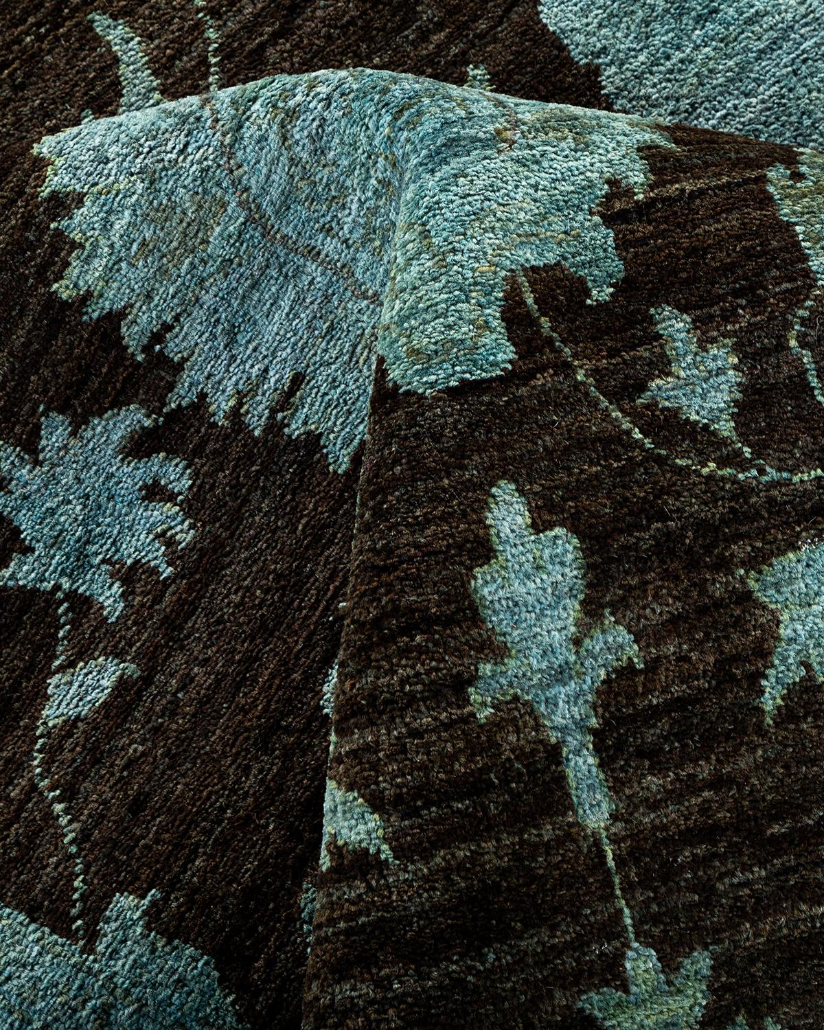 Alfombra de lana teñida a mano marrón contemporánea en venta 1
