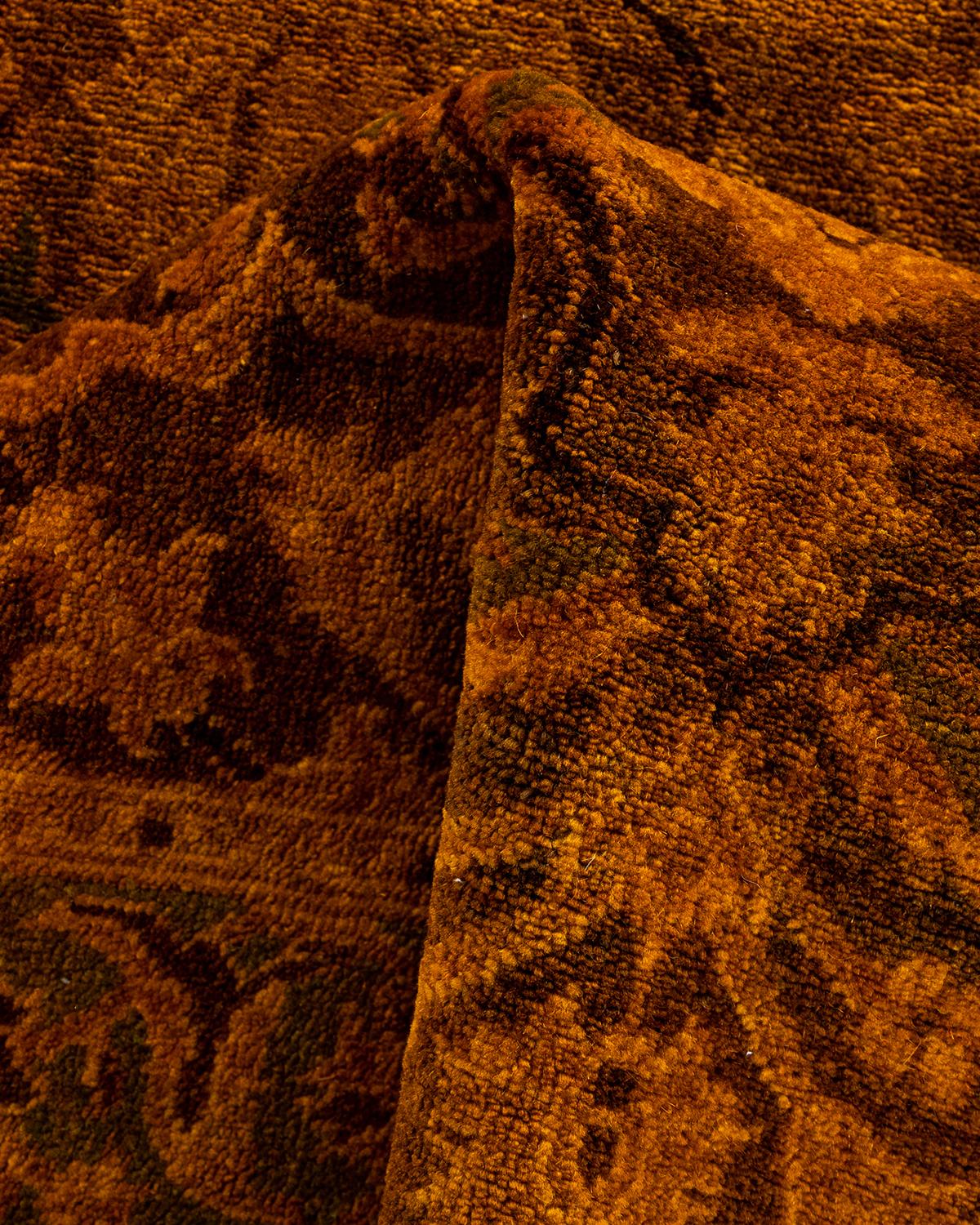 Contemporary Overdyed Hand Knotted Wool Brown Area Rugs (Tappeto di lana marrone) in vendita 1