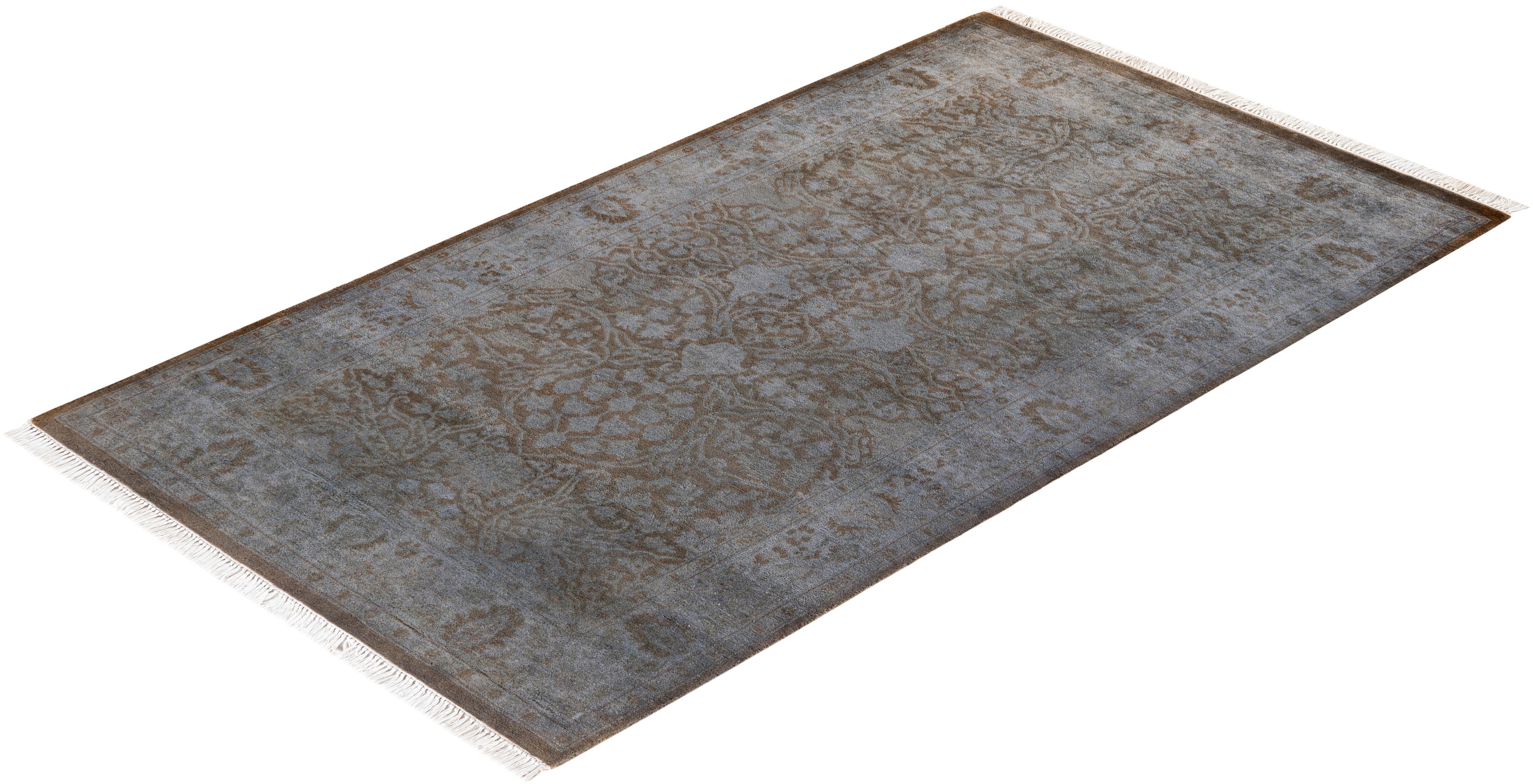 Alfombra de lana teñida a mano marrón contemporánea en venta 2