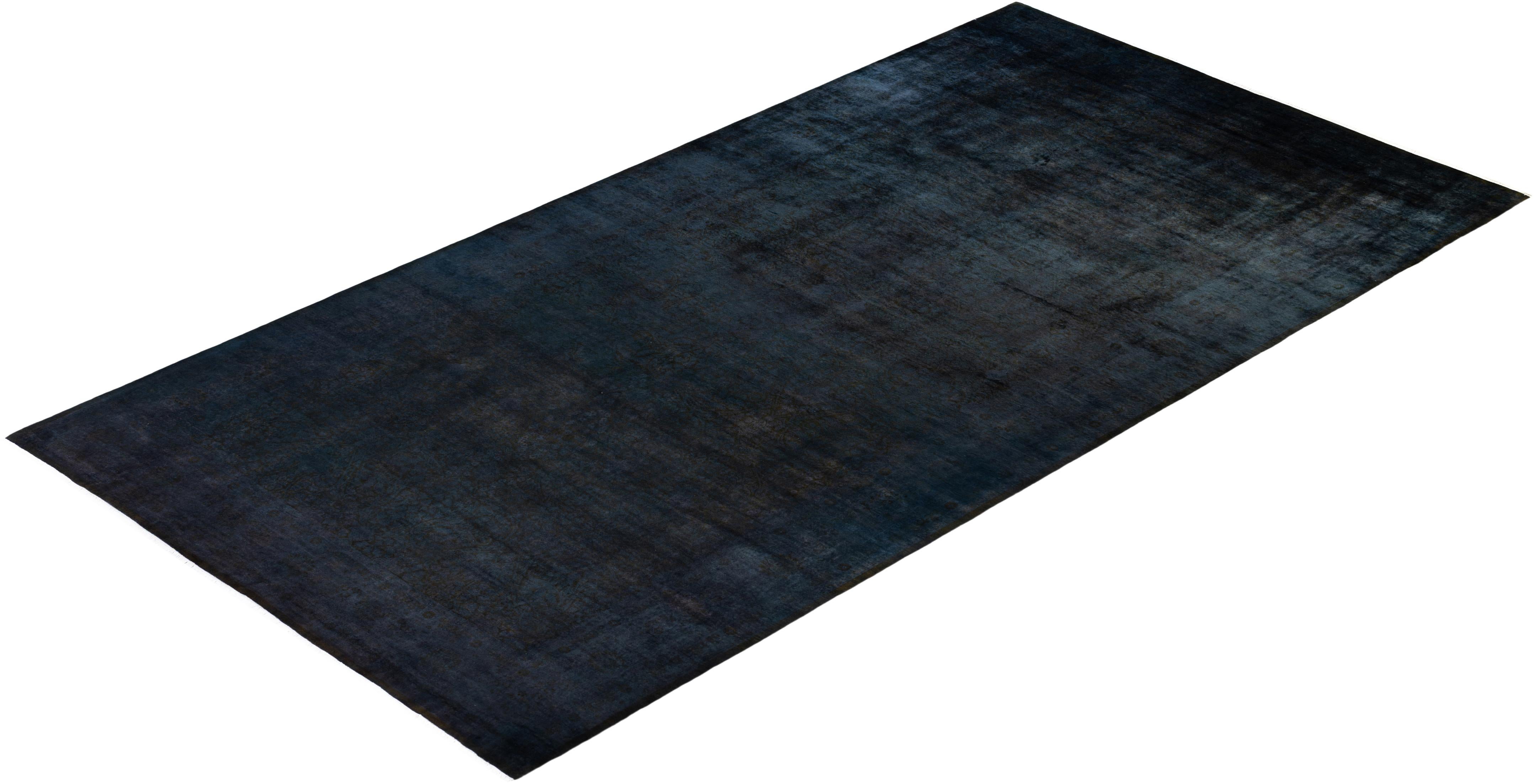 Contemporary Overdyed Hand Knotted Wool Brown Area Rugs (Tappeto di lana marrone) in vendita 2