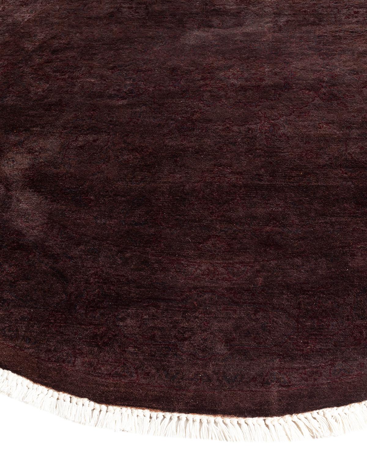 I tappeti Vibrance rappresentano il classico con un tocco di classe: motivi tradizionali sovratinti con colori brillanti. Ogni tappeto annodato a mano viene lavato con una tintura botanica naturale al 100% che rivela le sfumature nascoste nei
