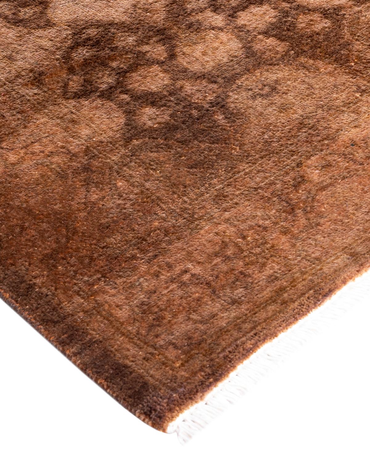 Vibrance-Teppiche sind der Inbegriff von Klassik mit Pfiff: traditionelle Muster in leuchtenden Farben gefärbt. Jeder handgeknüpfte Teppich wird mit einem 100 % natürlichen botanischen Farbstoff gewaschen, der verborgene Nuancen in den Mustern