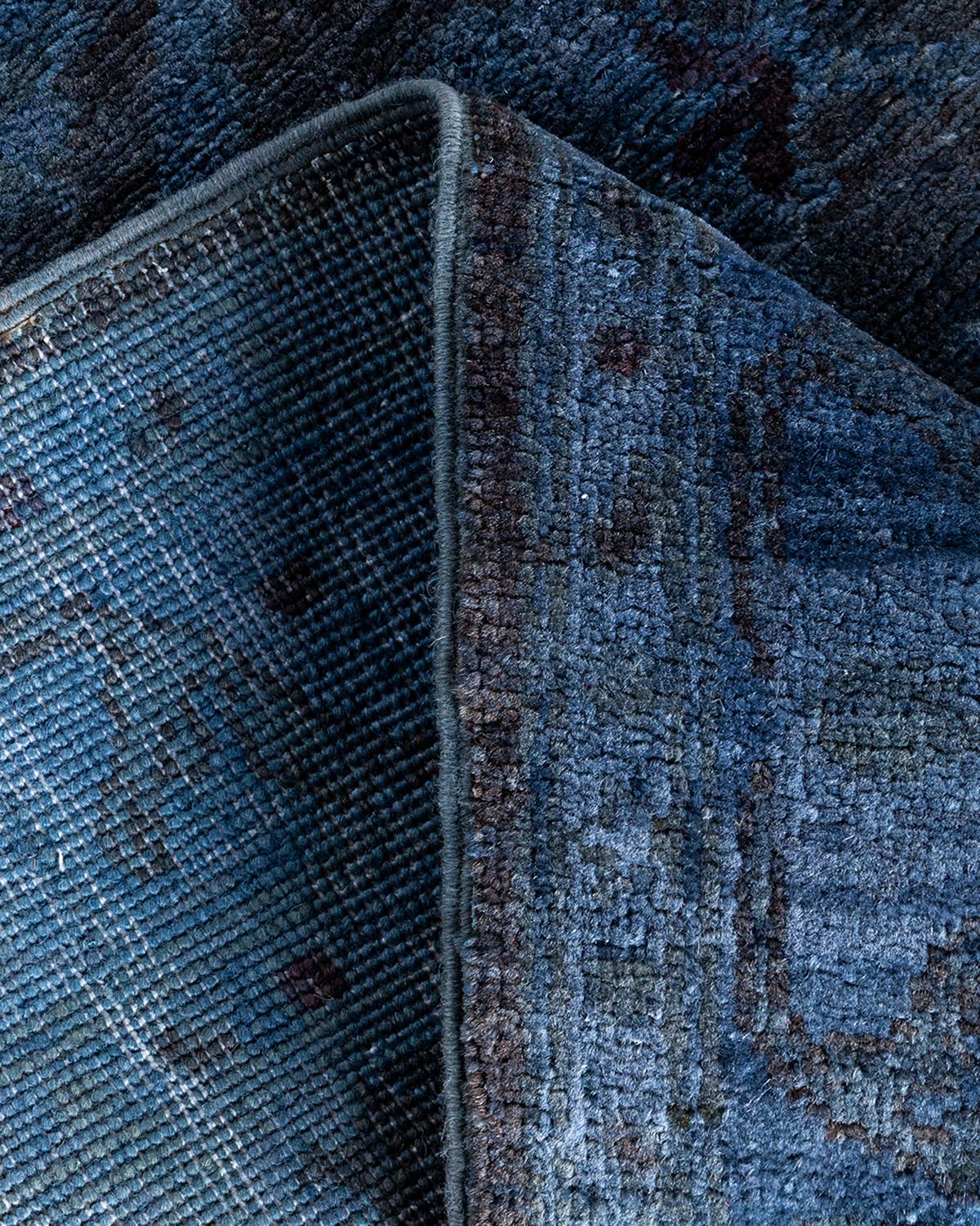 Laine Chemin de table contemporain en laine surteinte nouée à la main Brown en vente