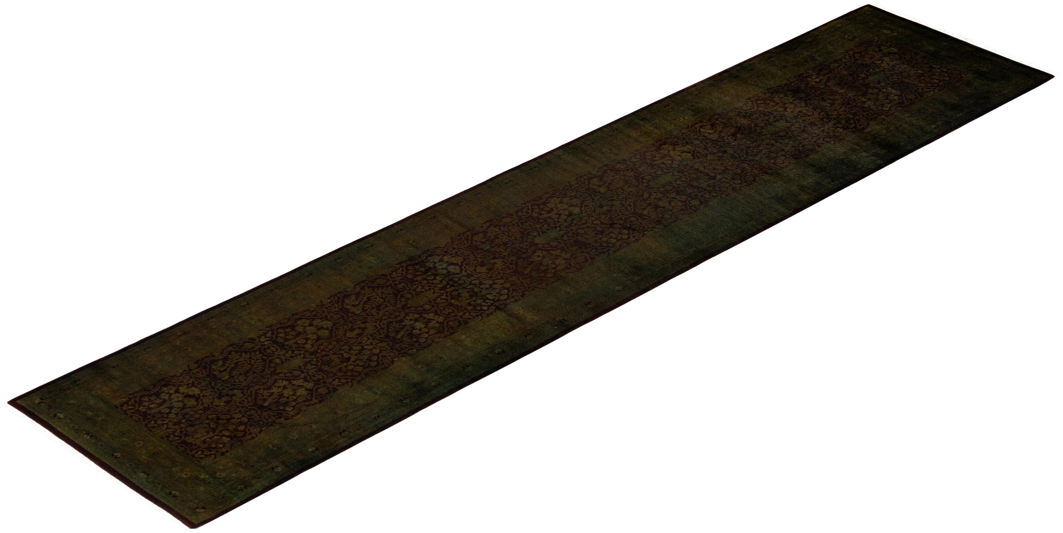 Chemin de table contemporain en laine surteinte nouée à la main Brown en vente 2