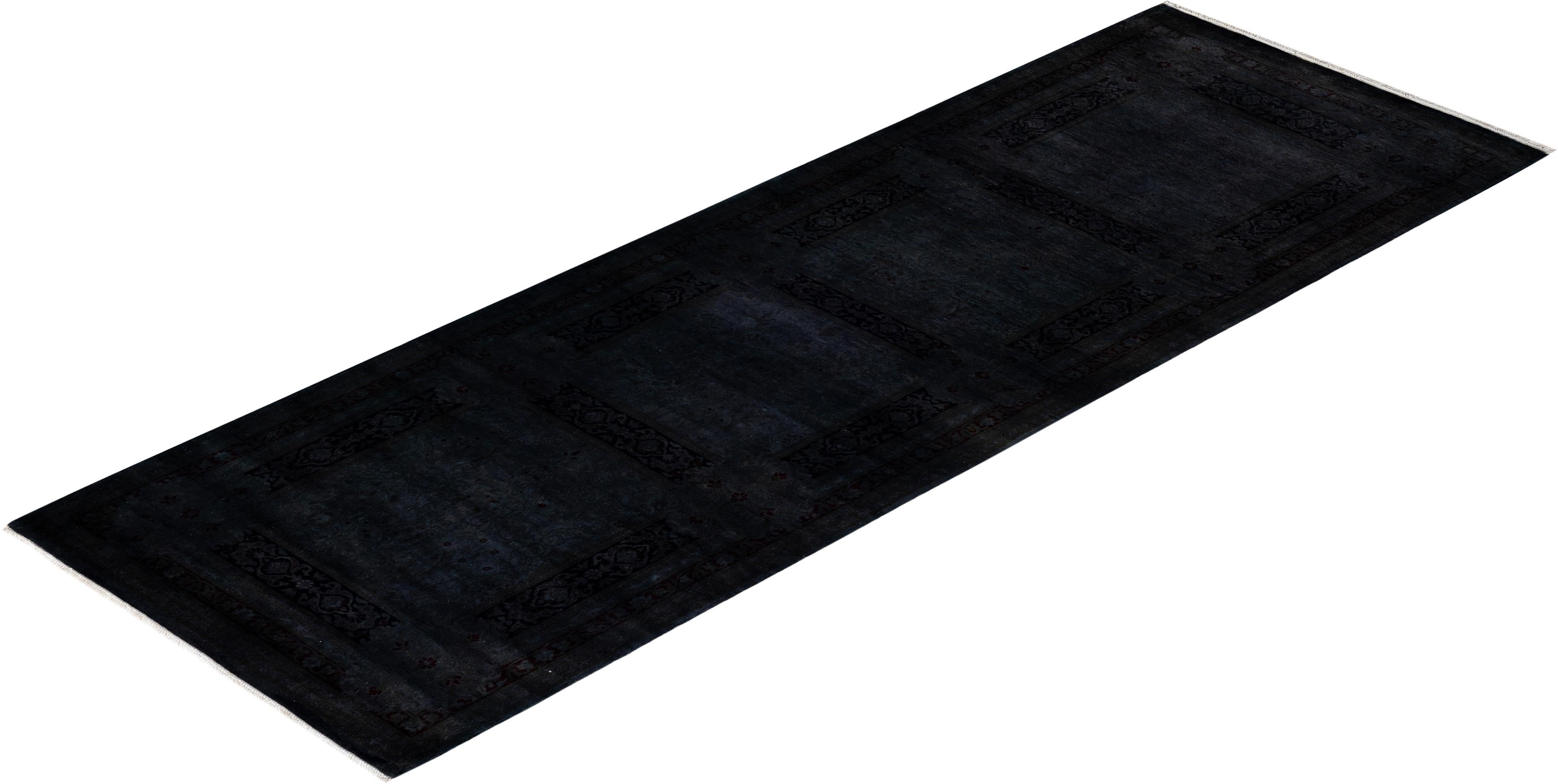 Chemin de table contemporain en laine surteinte nouée à la main Brown en vente 2