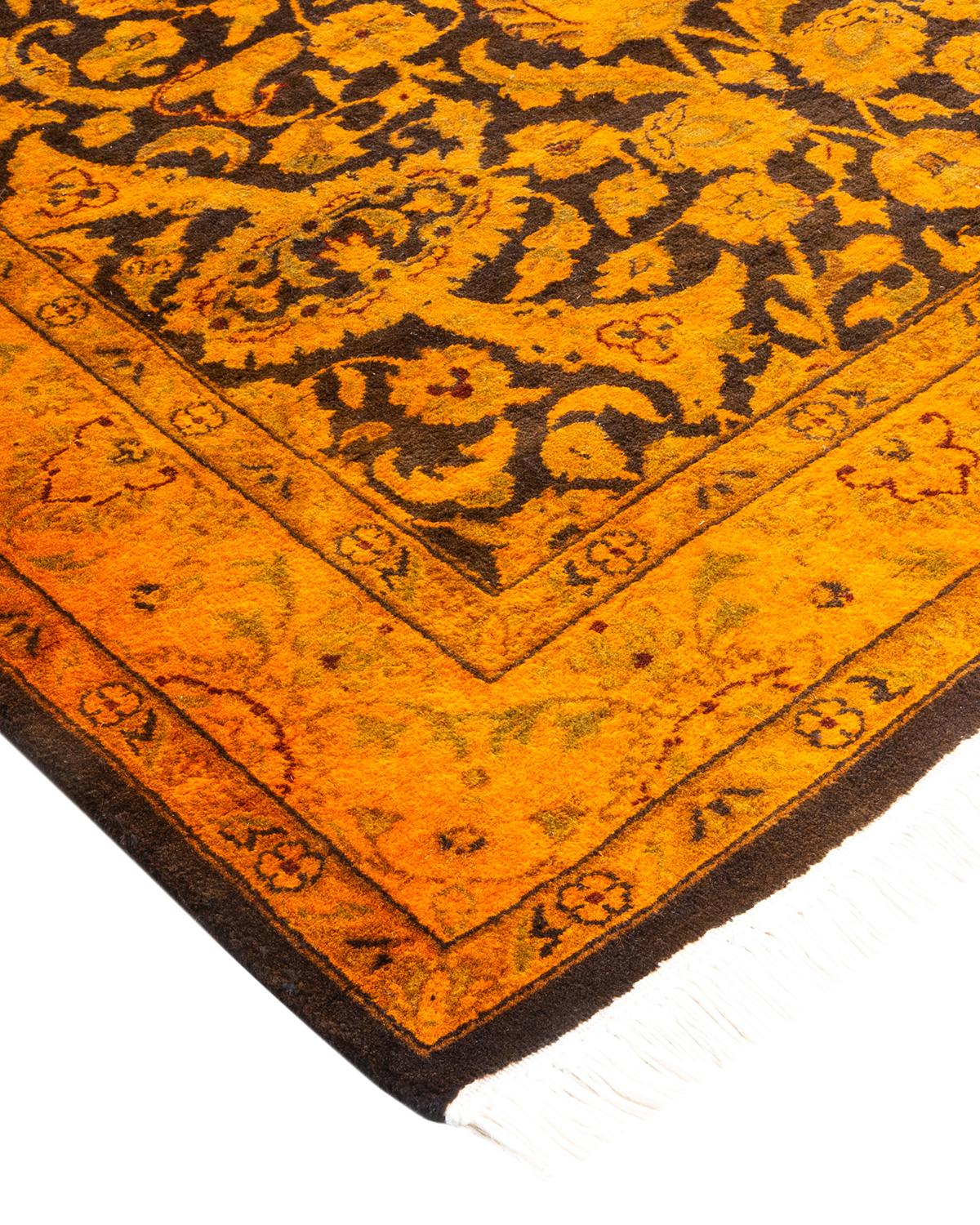 I tappeti Vibrance rappresentano il classico con un tocco di classe: motivi tradizionali sovratinti con colori brillanti. Ogni tappeto annodato a mano viene lavato con una tintura botanica naturale al 100% che rivela le sfumature nascoste nei
