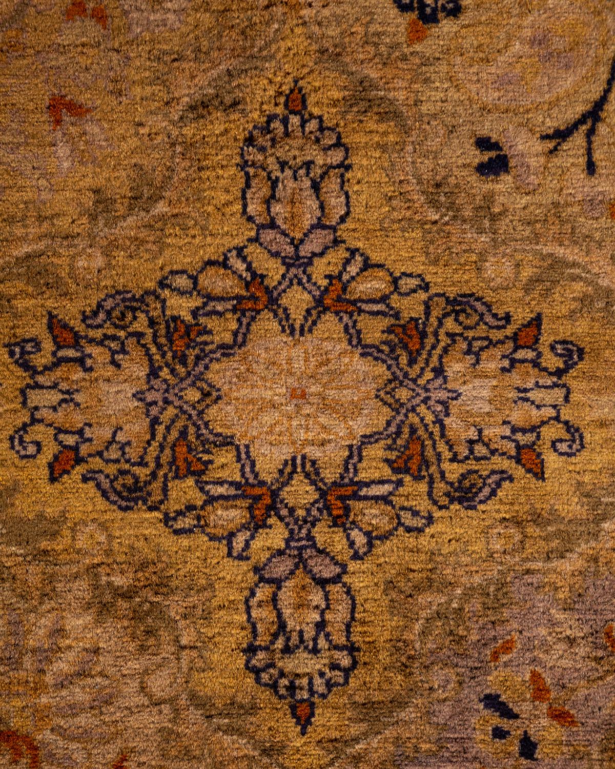 Contemporary Overdyed Hand Knotted Wool Gold Area Rug (Pakistanisch) im Angebot