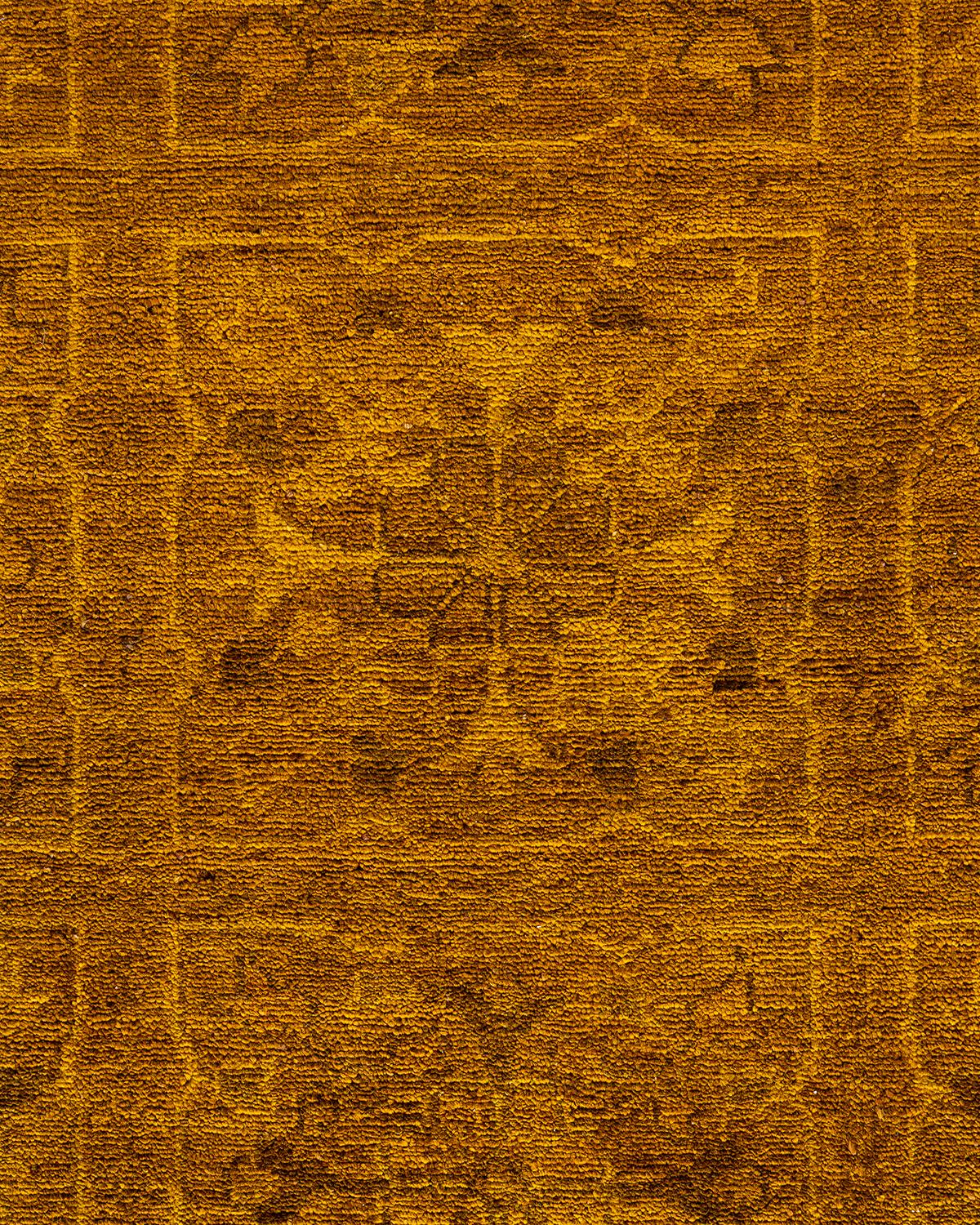 Contemporary Overdyed Hand Knotted Wool Gold Area Rug (Pakistanisch) im Angebot