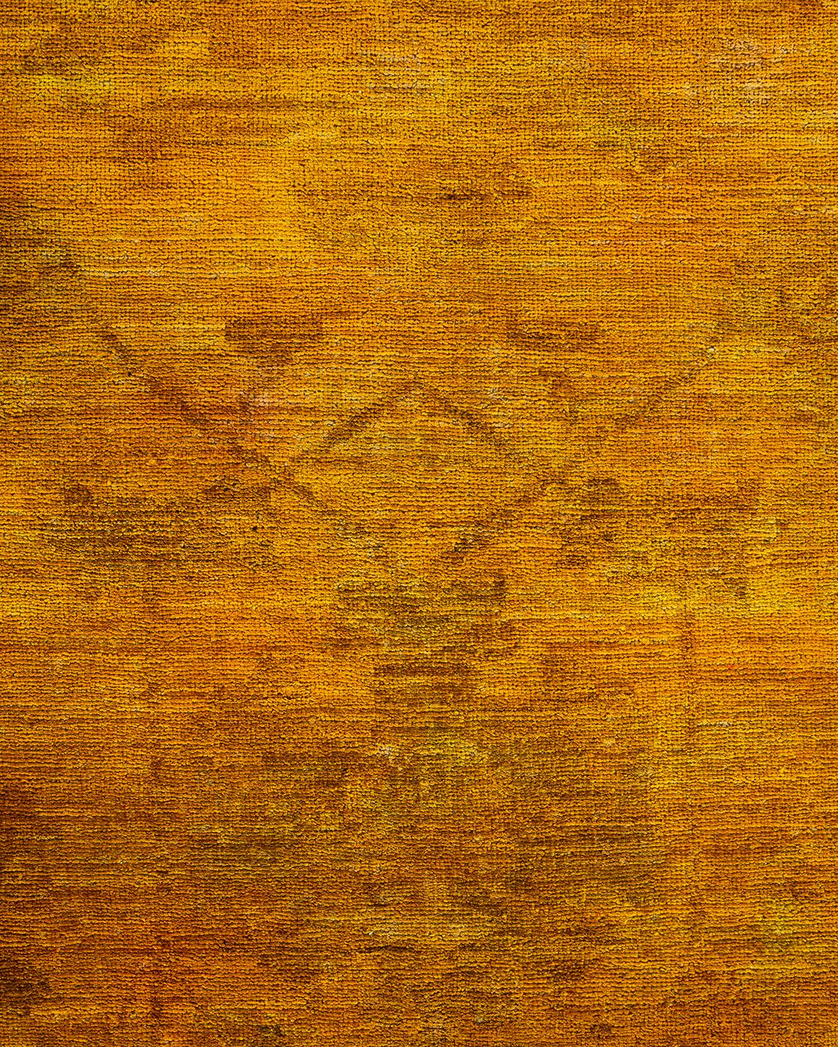 Contemporary Overdyed Hand Knotted Wool Gold Area Rug (Pakistanisch) im Angebot