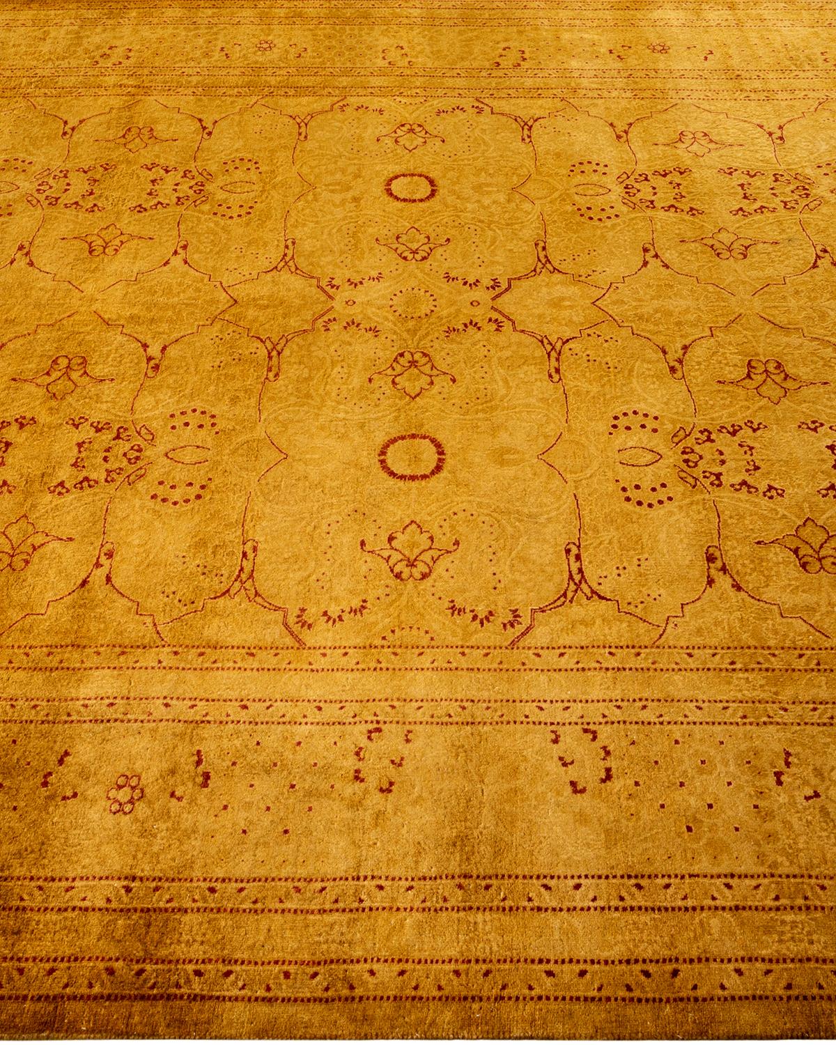 Contemporary Overdyed Hand Knotted Wool Gold Area Rug im Zustand „Neu“ im Angebot in Norwalk, CT