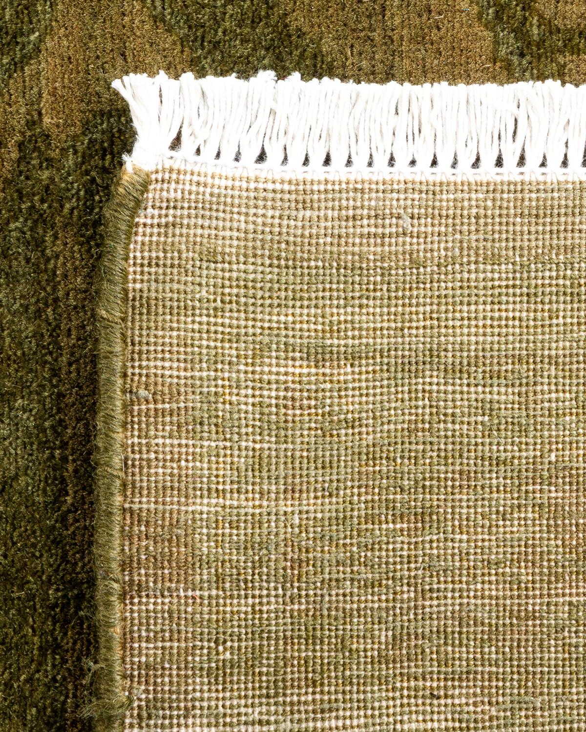 Contemporary Overdyed Hand Knotted Wool Gold Area Rug (21. Jahrhundert und zeitgenössisch)