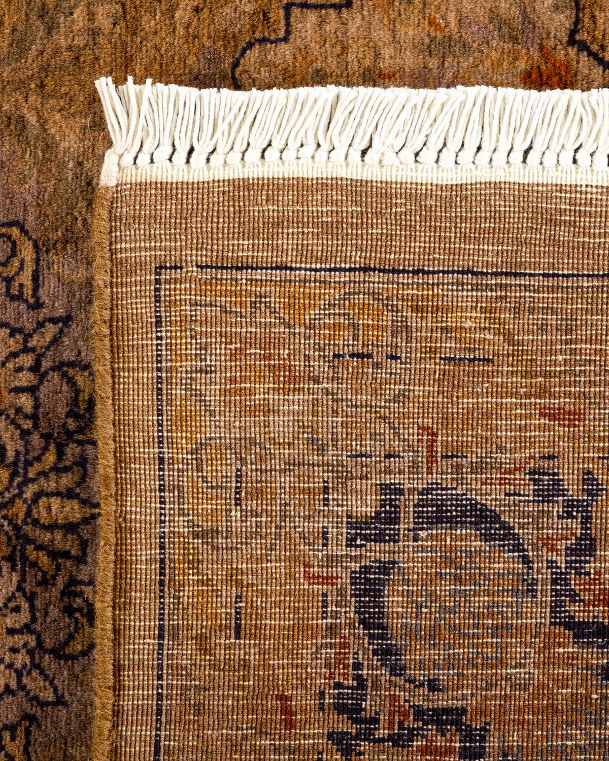 Contemporary Overdyed Hand Knotted Wool Gold Area Rug (21. Jahrhundert und zeitgenössisch) im Angebot