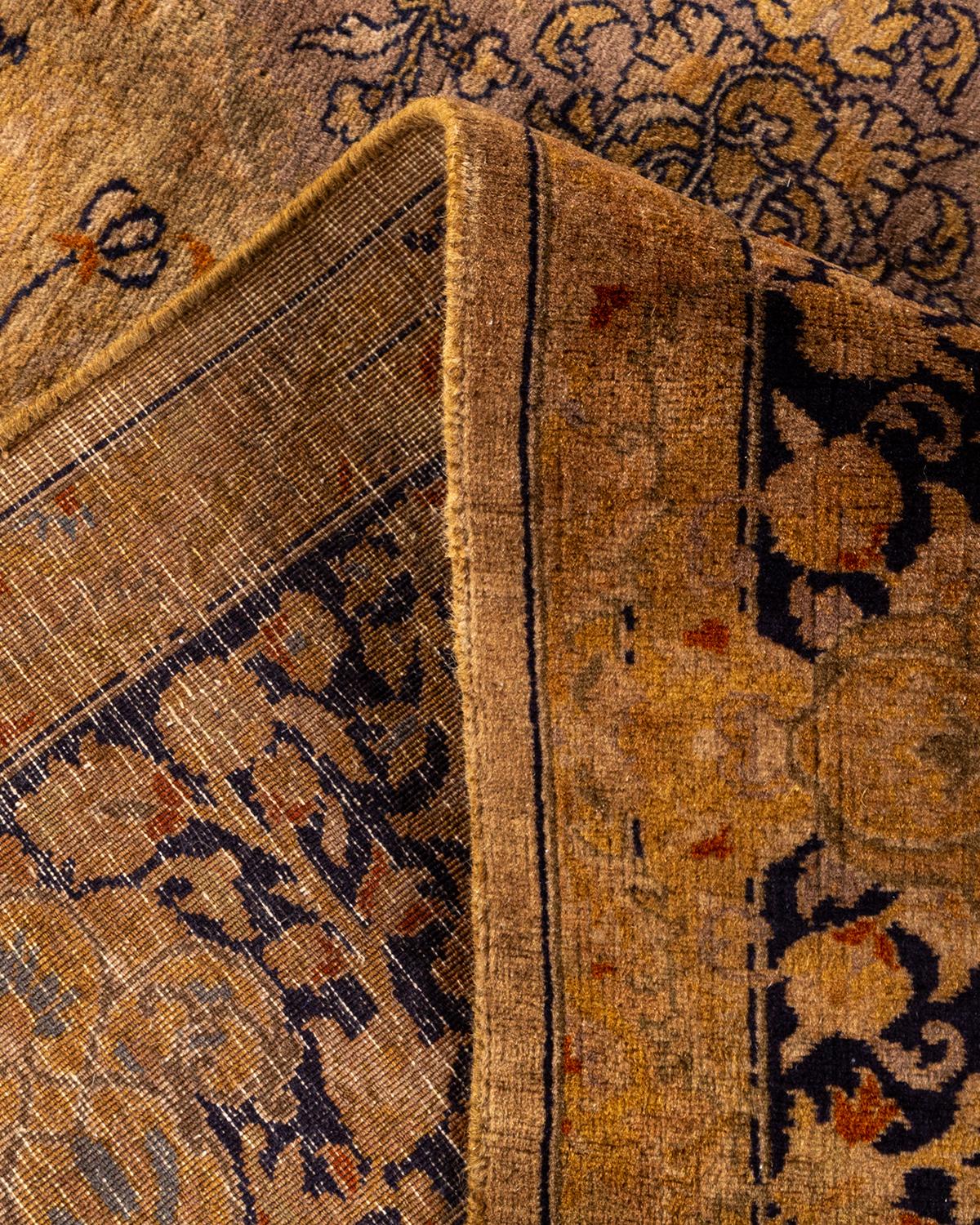 Contemporary Overdyed Hand Knotted Wool Gold Area Rug (Wolle) im Angebot