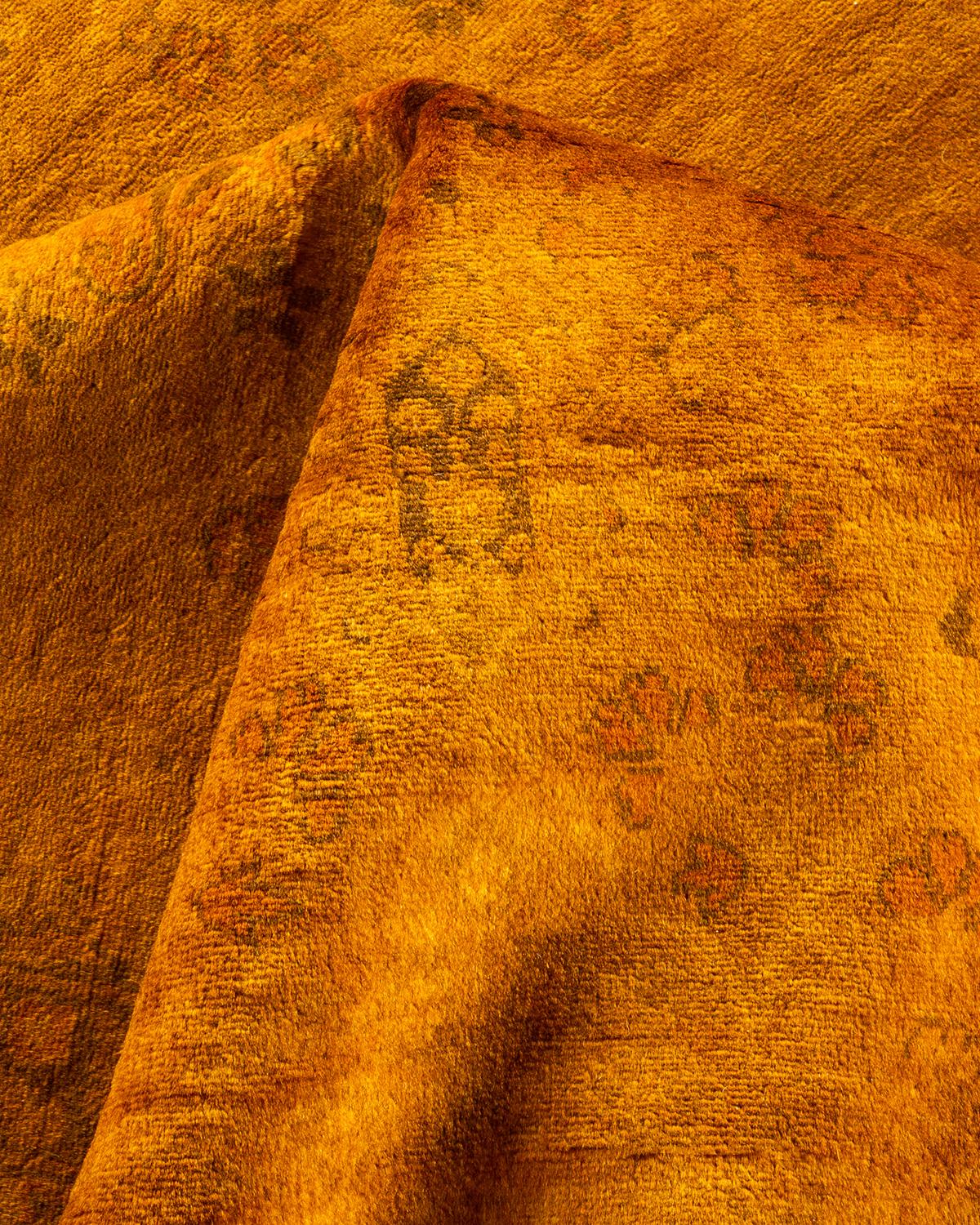 Contemporary Overdyed Hand Knotted Wool Gold Area Rug im Angebot 1