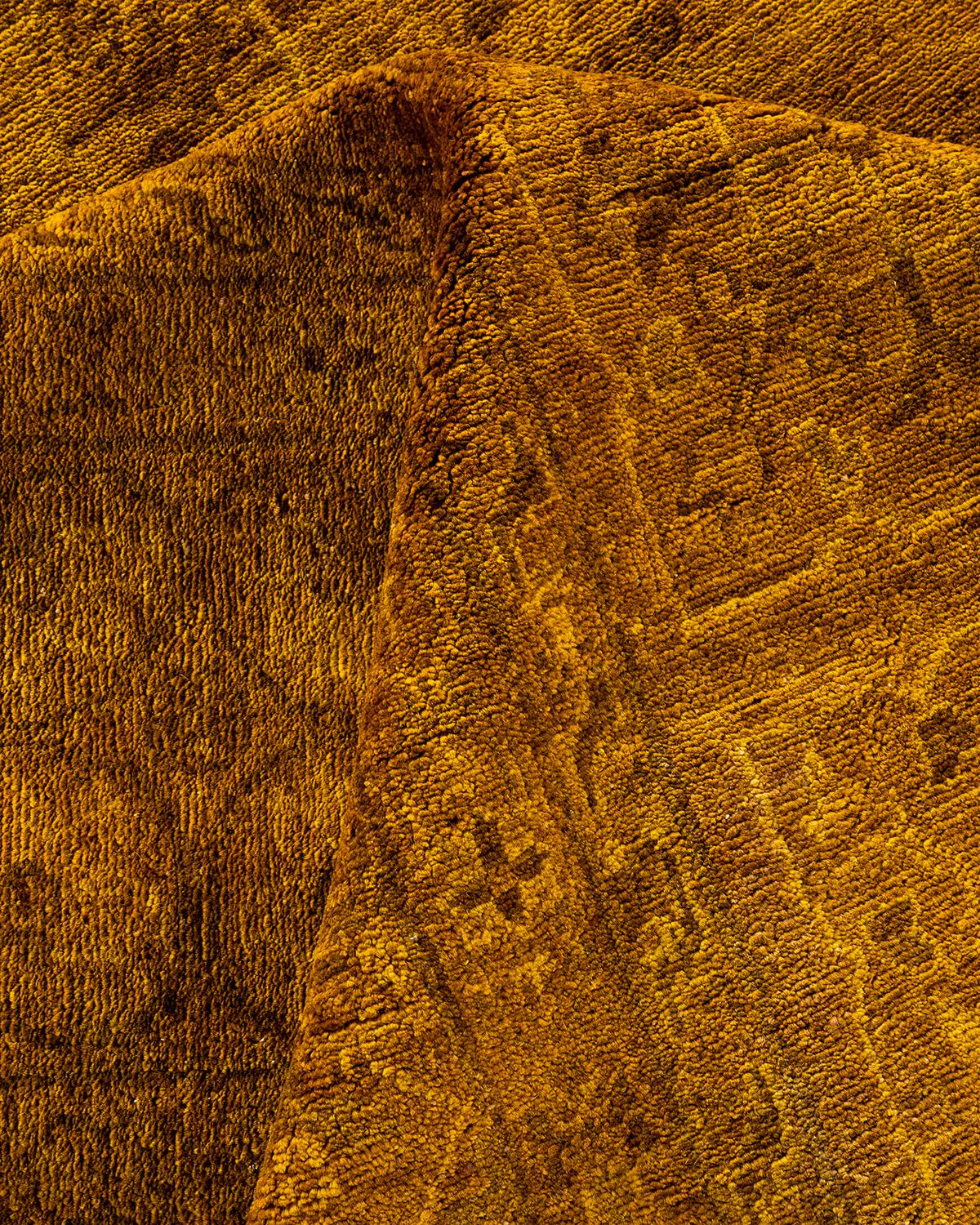 Contemporary Overdyed Hand Knotted Wool Gold Area Rug im Angebot 1
