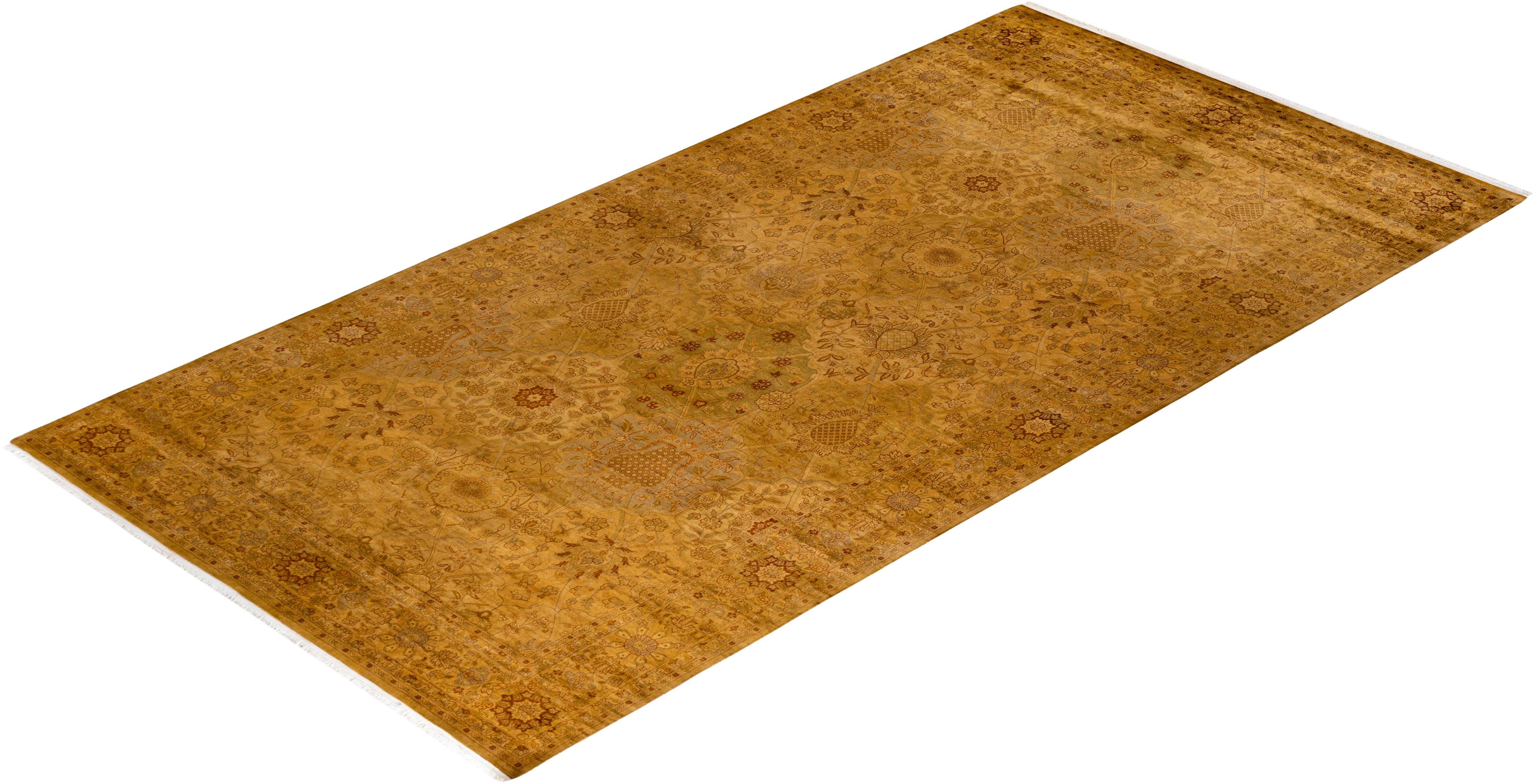Contemporary Overdyed Hand Knotted Wool Gold Area Rug im Angebot 2