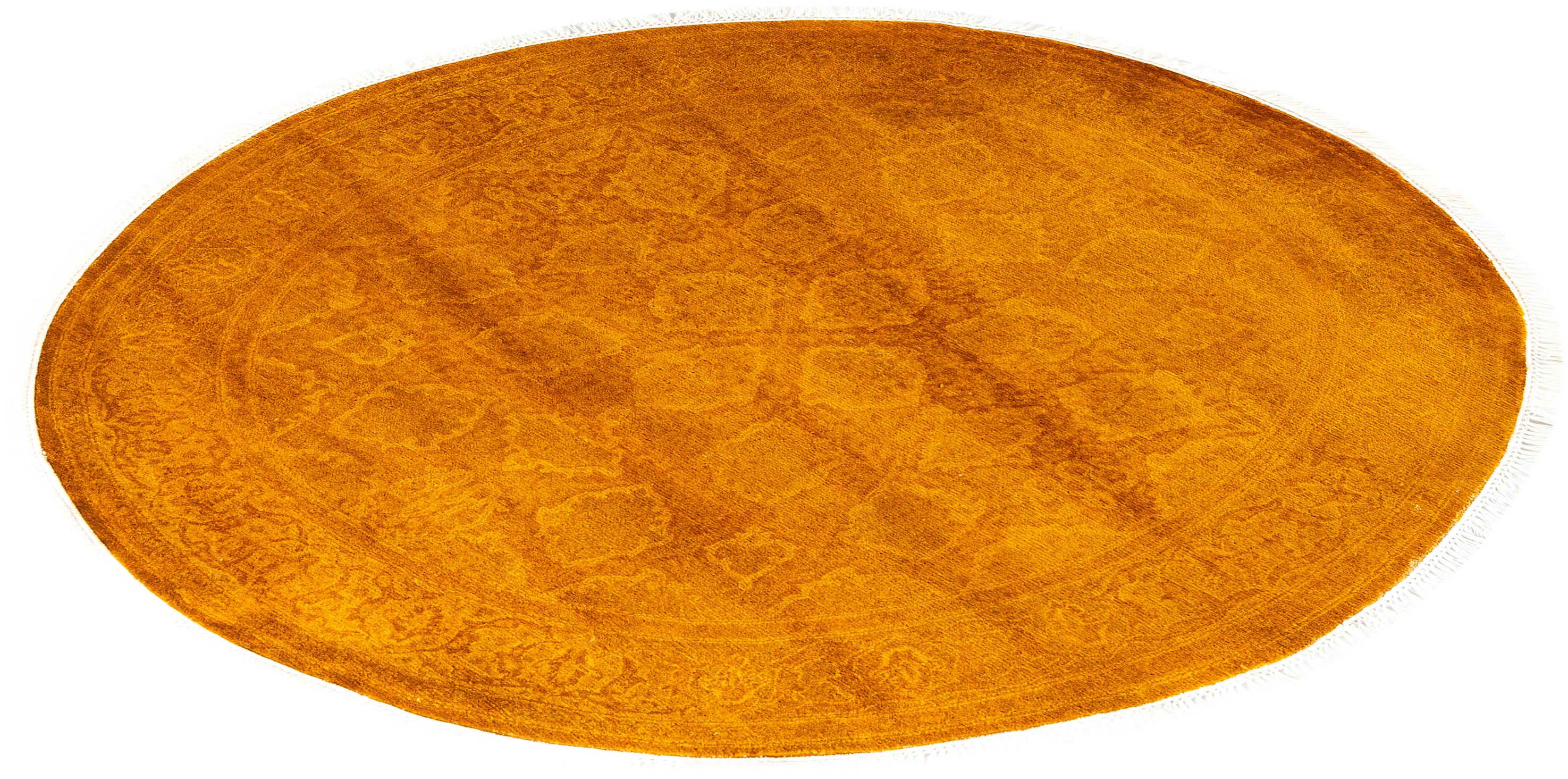 Contemporary Overdyed Hand Knotsted Wool Gold Area Rug (Tapis de sol en laine surteintée doré) en vente 2