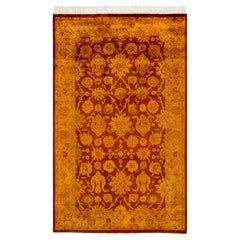 Contemporary Overdyed Hand Knotsted Wool Gold Area Rug (Tapis de sol en laine surteintée doré)