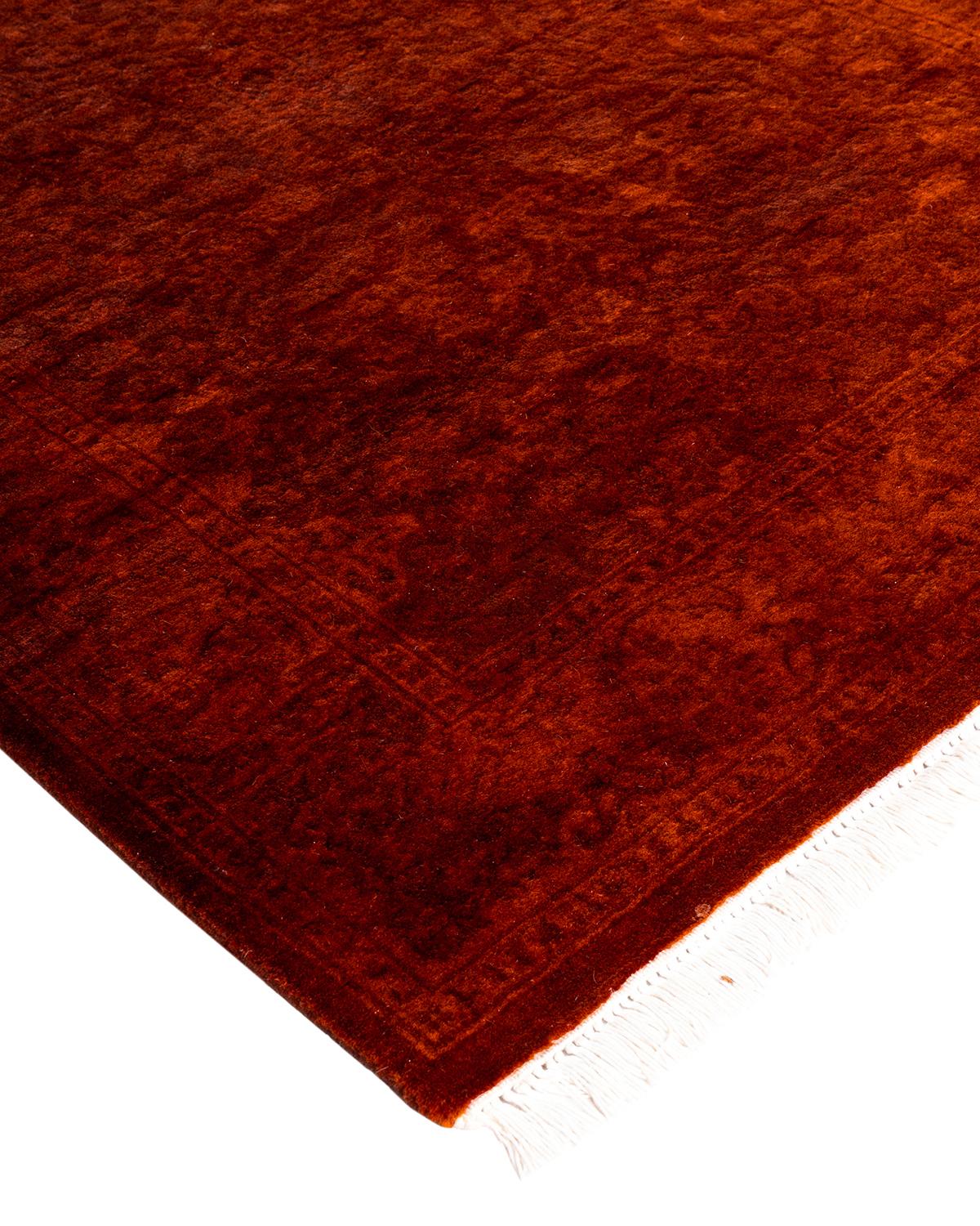 I tappeti Vibrance rappresentano il classico con un tocco di classe: motivi tradizionali sovratinti con colori brillanti. Ogni tappeto annodato a mano viene lavato con una tintura botanica 100% naturale che rivela le sfumature nascoste degli am