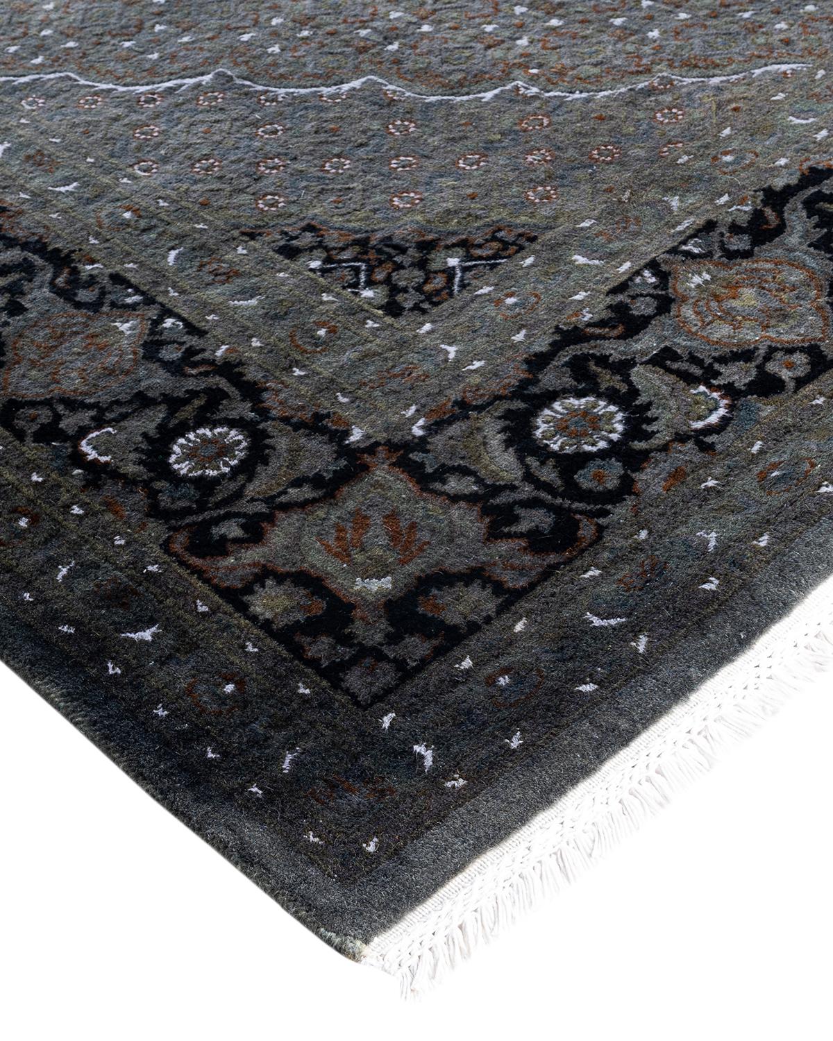 Les tapis Vibrance incarnent le classique avec une touche d'originalité : des motifs traditionnels surteints dans des couleurs éclatantes. Chaque tapis noué à la main est lavé dans une teinture botanique 100 % naturelle qui révèle les nuances
