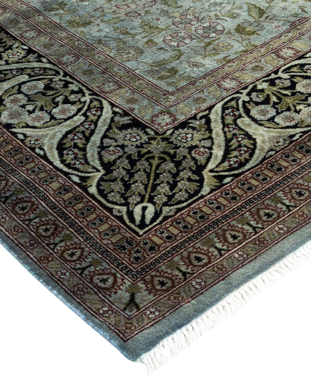 I tappeti Vibrance rappresentano il classico con un tocco di classe: motivi tradizionali sovratinti con colori brillanti. Ogni tappeto annodato a mano viene lavato con una tintura botanica 100% naturale che rivela le sfumature nascoste degli am