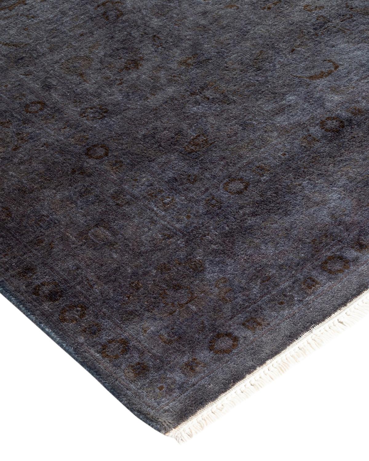 Vibrance-Teppiche sind der Inbegriff von Klassik mit Pfiff: traditionelle Muster in leuchtenden Farben gefärbt. Jeder handgeknüpfte Teppich wird mit einem 100% natürlichen botanischen Farbstoff gewaschen, der verborgene Nuancen in den Mustern