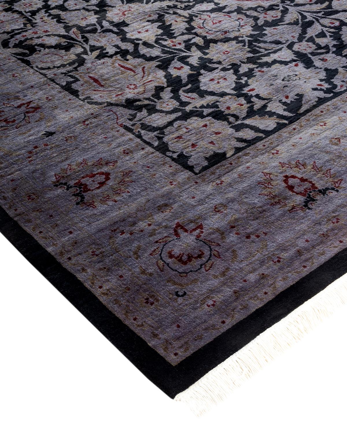 Las alfombras Vibrance son la personificación de lo clásico con un toque especial: motivos tradicionales teñidos de colores brillantes. Cada alfombra anudada a mano se lava con un tinte botánico 100% natural que revela matices ocultos en los