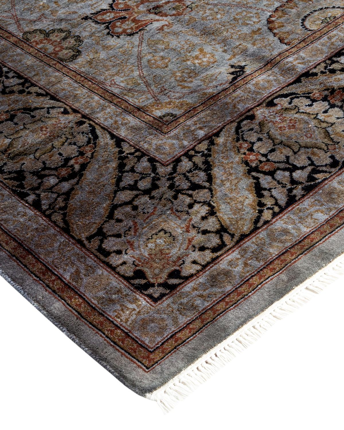 Les tapis Vibrance incarnent le classique avec une touche d'originalité : des motifs traditionnels surteints dans des couleurs éclatantes. Chaque tapis noué à la main est lavé dans une teinture botanique 100 % naturelle qui révèle les nuances