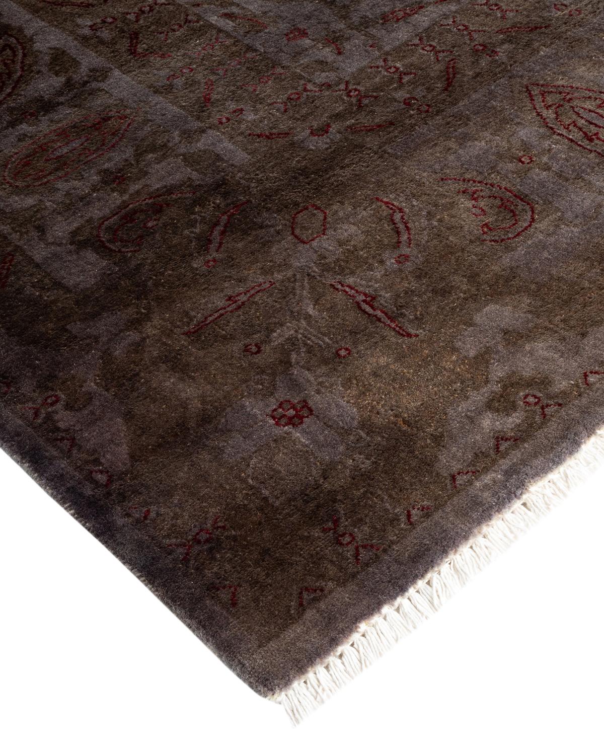 Vibrance-Teppiche sind der Inbegriff von Klassik mit Pfiff: traditionelle Muster in leuchtenden Farben gefärbt. Jeder handgeknüpfte Teppich wird mit einem 100% natürlichen botanischen Farbstoff gewaschen, der verborgene Nuancen in den Mustern