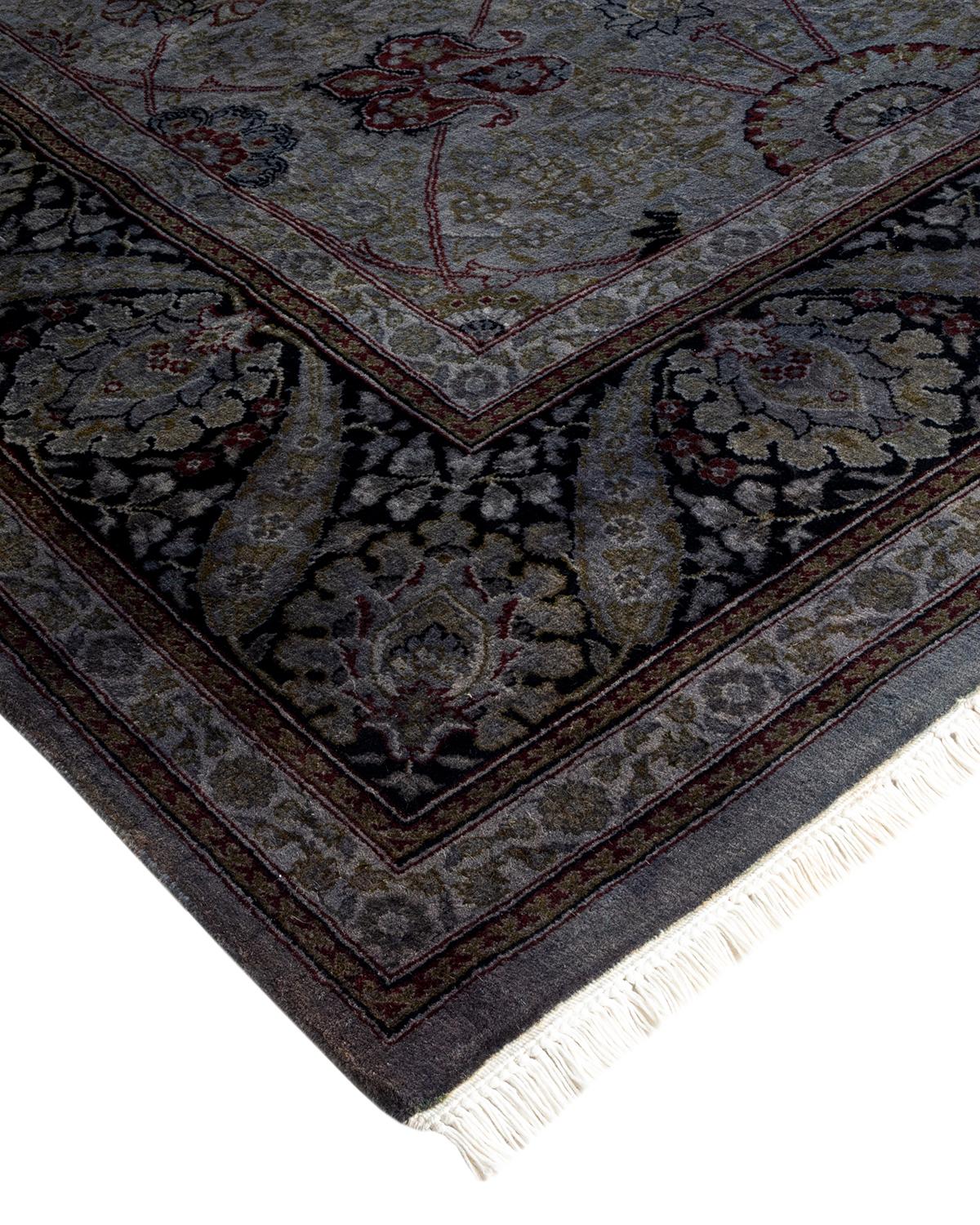 Les tapis Vibrance incarnent le classique avec une touche d'originalité : des motifs traditionnels surteints dans des couleurs éclatantes. Chaque tapis noué à la main est lavé dans une teinture botanique 100 % naturelle qui révèle les nuances