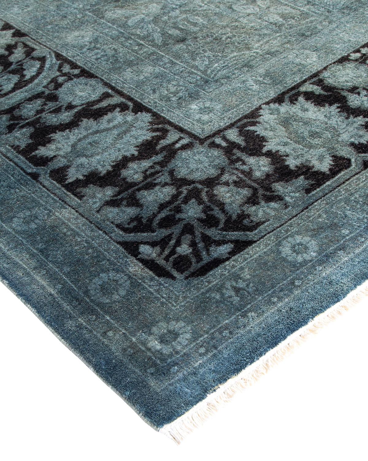 I tappeti Vibrance rappresentano il classico con un tocco di classe: motivi tradizionali sovratinti con colori brillanti. Ogni tappeto annodato a mano viene lavato con una tintura botanica 100% naturale che rivela le sfumature nascoste degli am