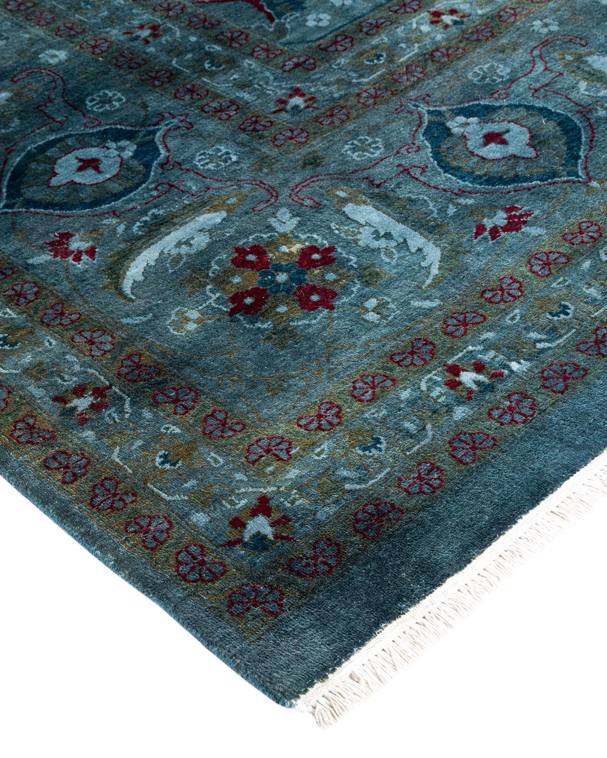I tappeti Vibrance rappresentano il classico con un tocco di classe: motivi tradizionali sovratinti con colori brillanti. Ogni tappeto annodato a mano viene lavato con una tintura botanica 100% naturale che rivela le sfumature nascoste degli am