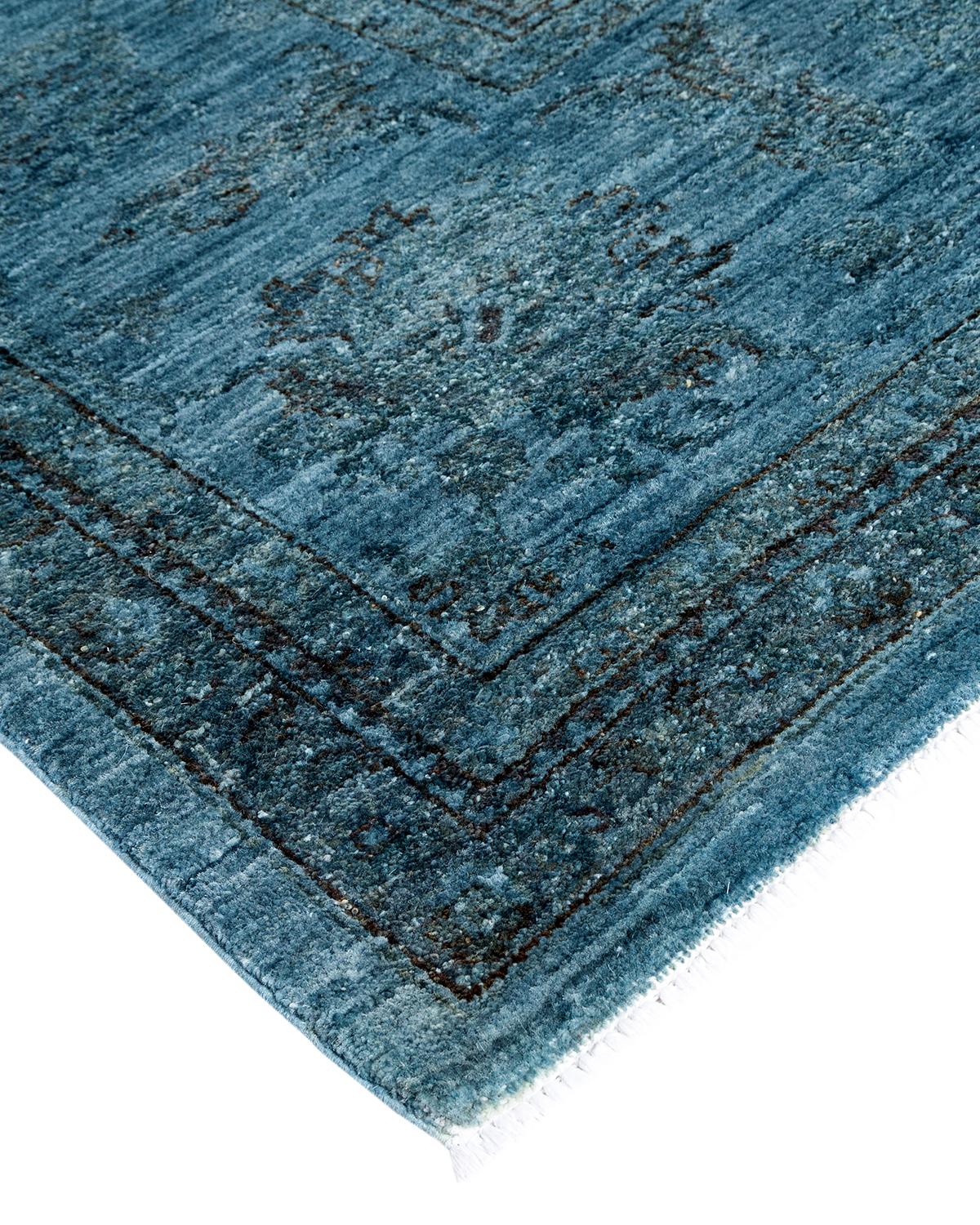 Vibrance-Teppiche sind der Inbegriff von Klassik mit Pfiff: traditionelle Muster in leuchtenden Farben gefärbt. Jeder handgeknüpfte Teppich wird mit einem 100 % natürlichen botanischen Farbstoff gewaschen, der verborgene Nuancen in den Mustern