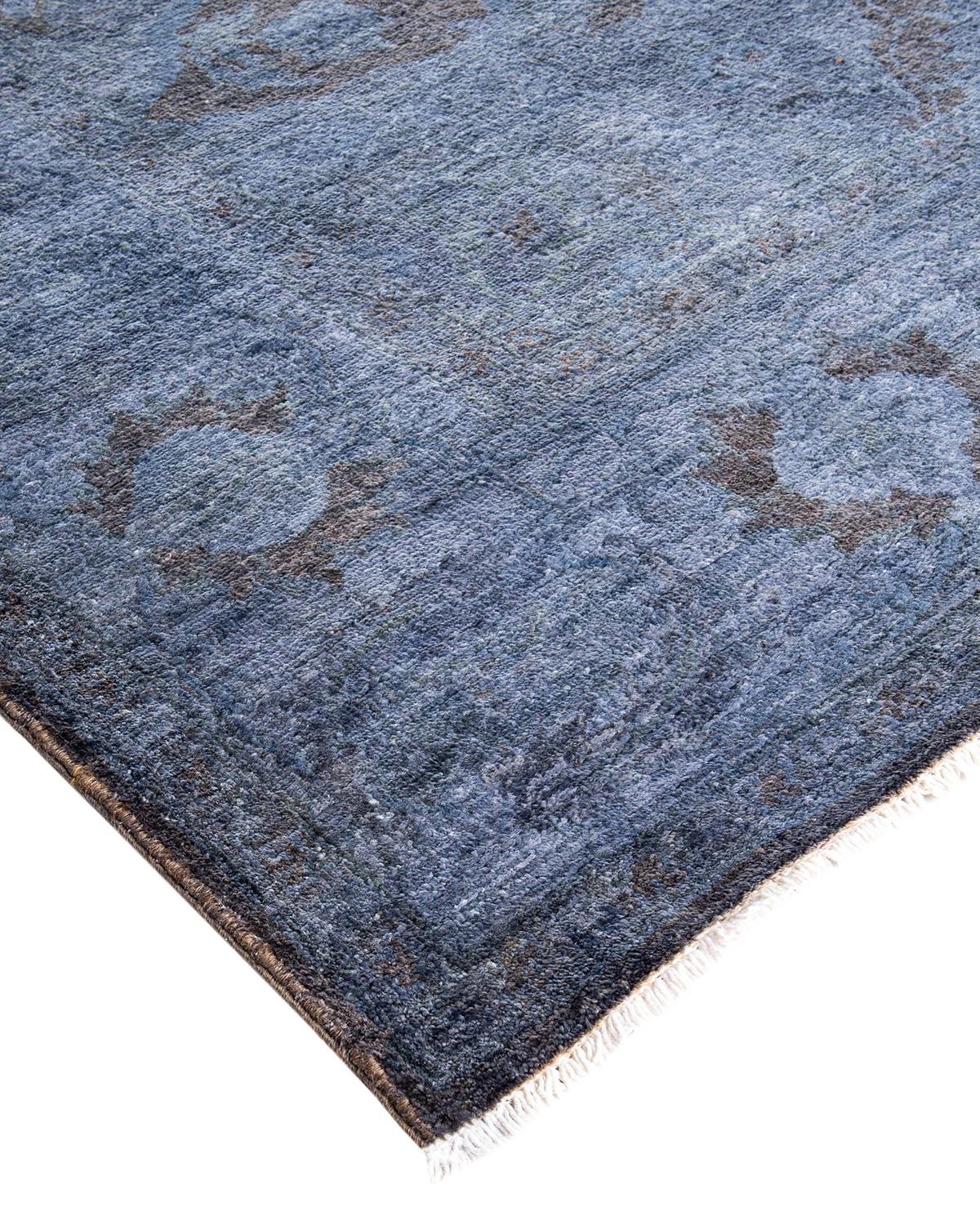 I tappeti Vibrance rappresentano il classico con un tocco di classe: motivi tradizionali sovratinti con colori brillanti. Ogni tappeto annodato a mano viene lavato con una tintura botanica 100% naturale che rivela le sfumature nascoste degli am