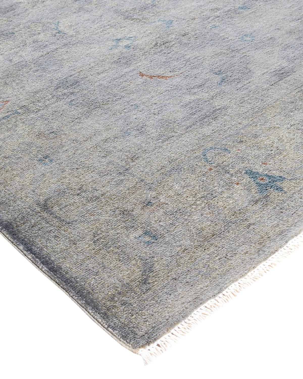 Les tapis Vibrance incarnent le classique avec une touche d'originalité : des motifs traditionnels surteints dans des couleurs éclatantes. Chaque tapis noué à la main est lavé dans une teinture botanique 100 % naturelle qui révèle les nuances