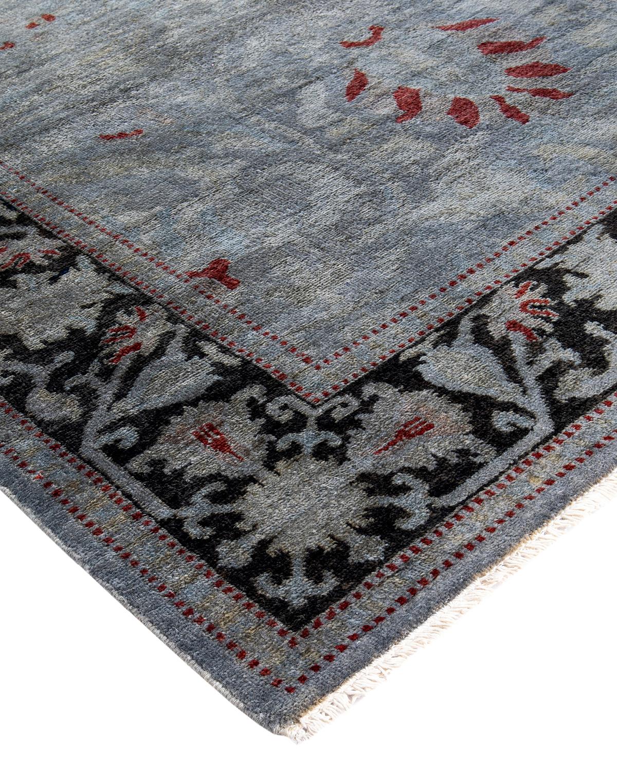 Vibrance-Teppiche sind der Inbegriff von Klassik mit Pfiff: traditionelle Muster in leuchtenden Farben gefärbt. Jeder handgeknüpfte Teppich wird mit einem 100 % natürlichen botanischen Farbstoff gewaschen, der verborgene Nuancen in den Mustern