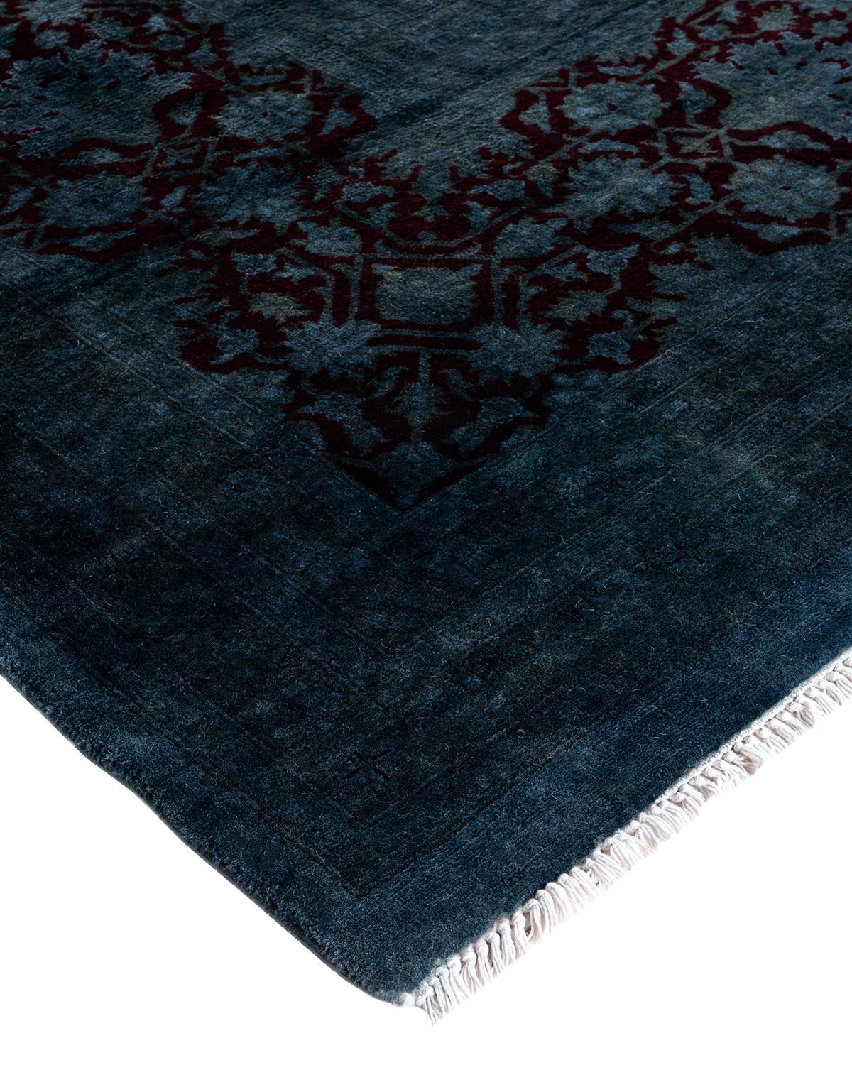 Vibrance-Teppiche sind der Inbegriff von Klassik mit Pfiff: traditionelle Muster in leuchtenden Farben gefärbt. Jeder handgeknüpfte Teppich wird mit einem 100 % natürlichen botanischen Farbstoff gewaschen, der verborgene Nuancen in den Mustern