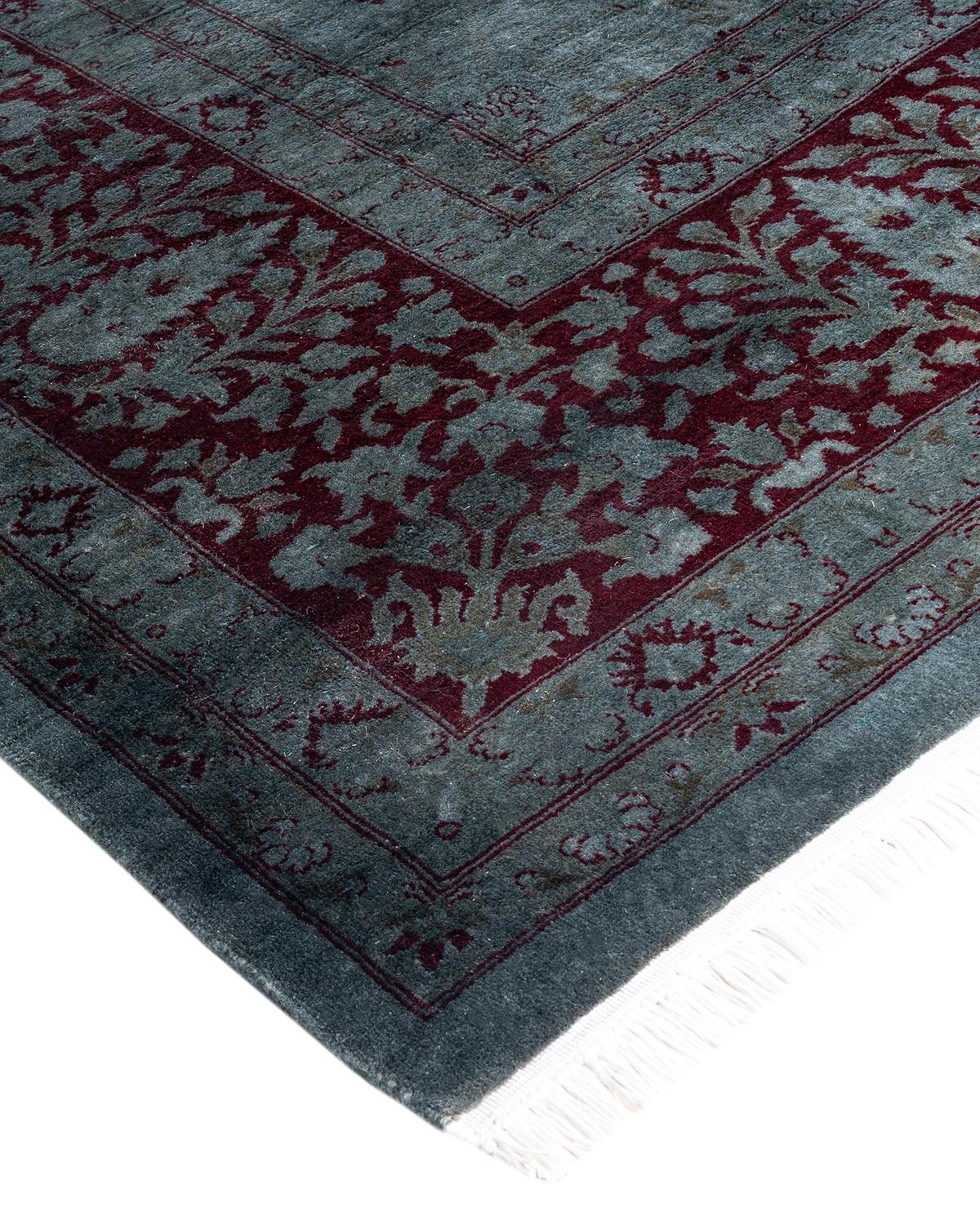 I tappeti Vibrance rappresentano il classico con un tocco di classe: motivi tradizionali sovratinti con colori brillanti. Ogni tappeto annodato a mano viene lavato con una tintura botanica 100% naturale che rivela le sfumature nascoste degli am